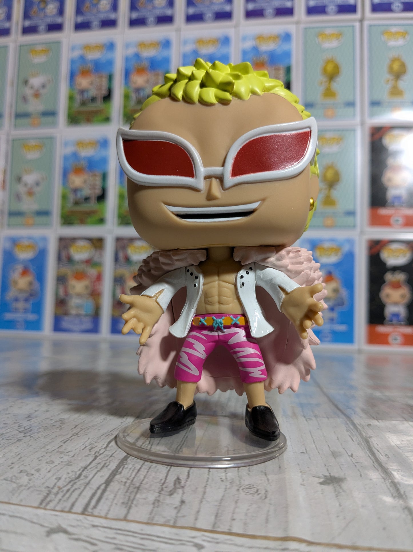 Funko pop 400 : Donquixote Doflamingo (Opened/Damaged Box)
