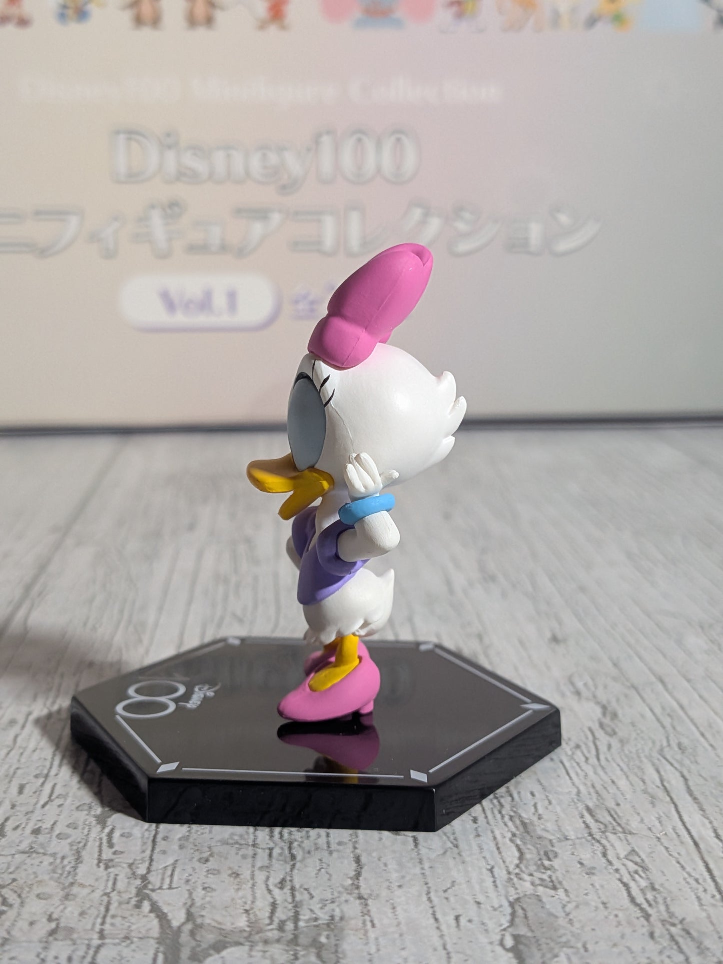 eStream Disney 100 Mini Figure Collection Vol.1 - Daisy Duck