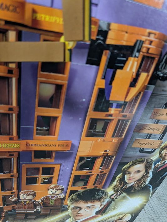 LEGO Harry Potter #76422 - Diagon Alley : Weasleys' Wizard Wheezes