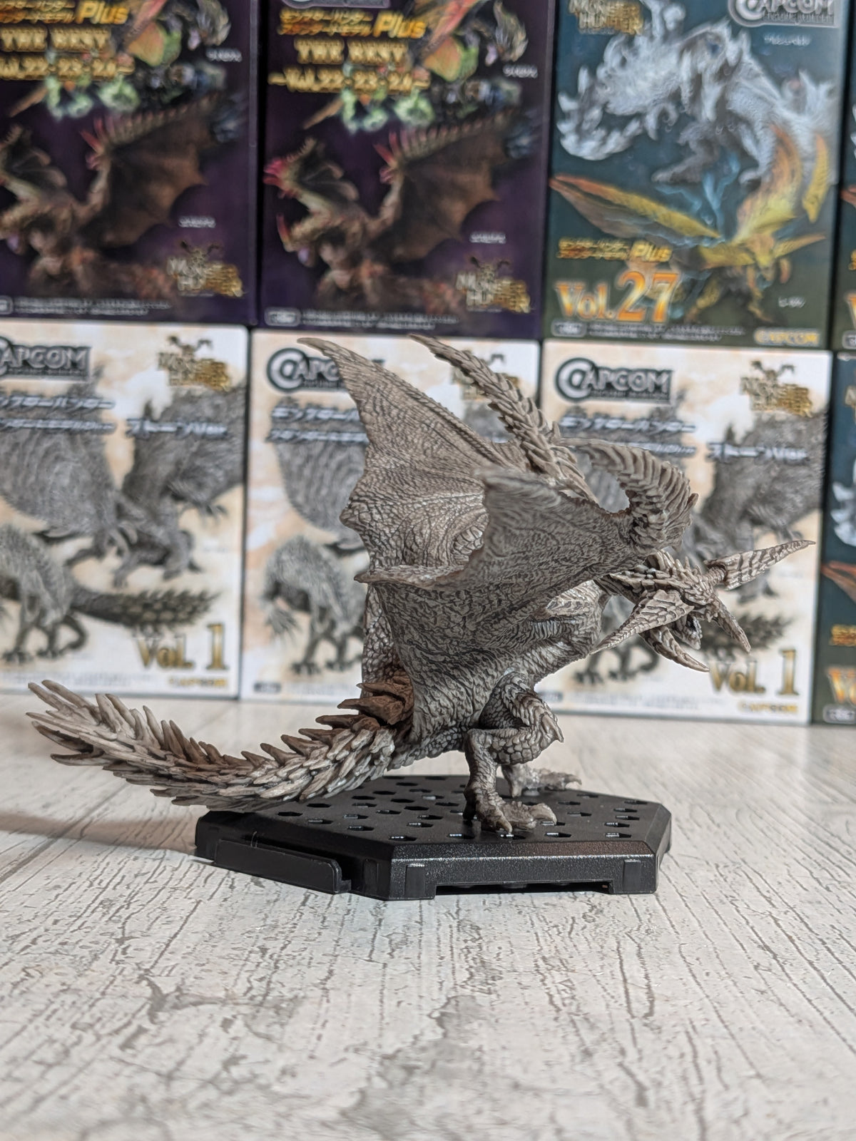 Capcom Figure Builder - CFB Vol. 27 - Monster Hunter Wilds - Rey Dau (Stone Version) - (~11cm)