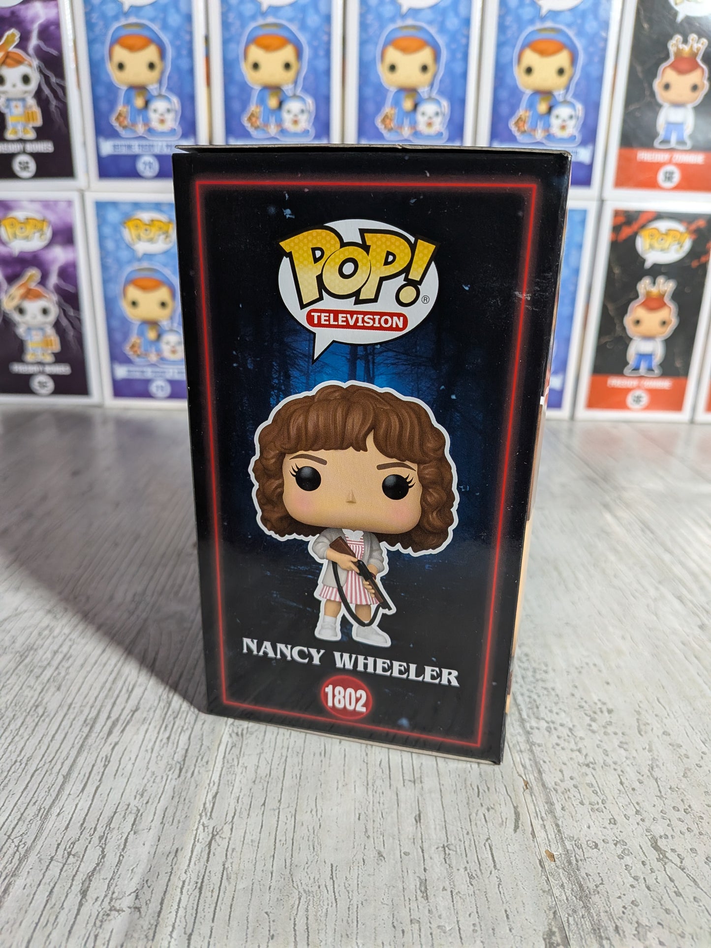 Funko Pop Stranger Things #1802 - Nancy Wheeler (mit Schrotflinte)