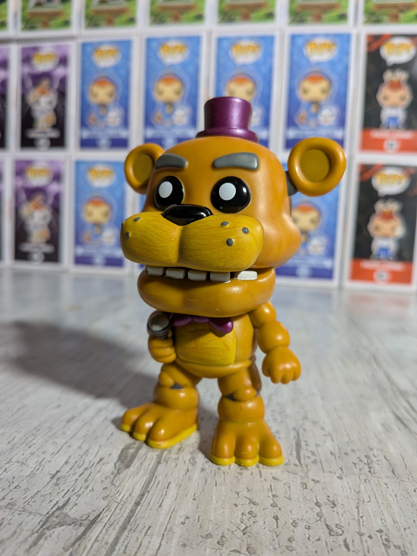 Funko Pop Five Nights at Freddy's #1150 – Fredbear (9500 Stück/Geöffnet/Beschädigter Kunststoff)