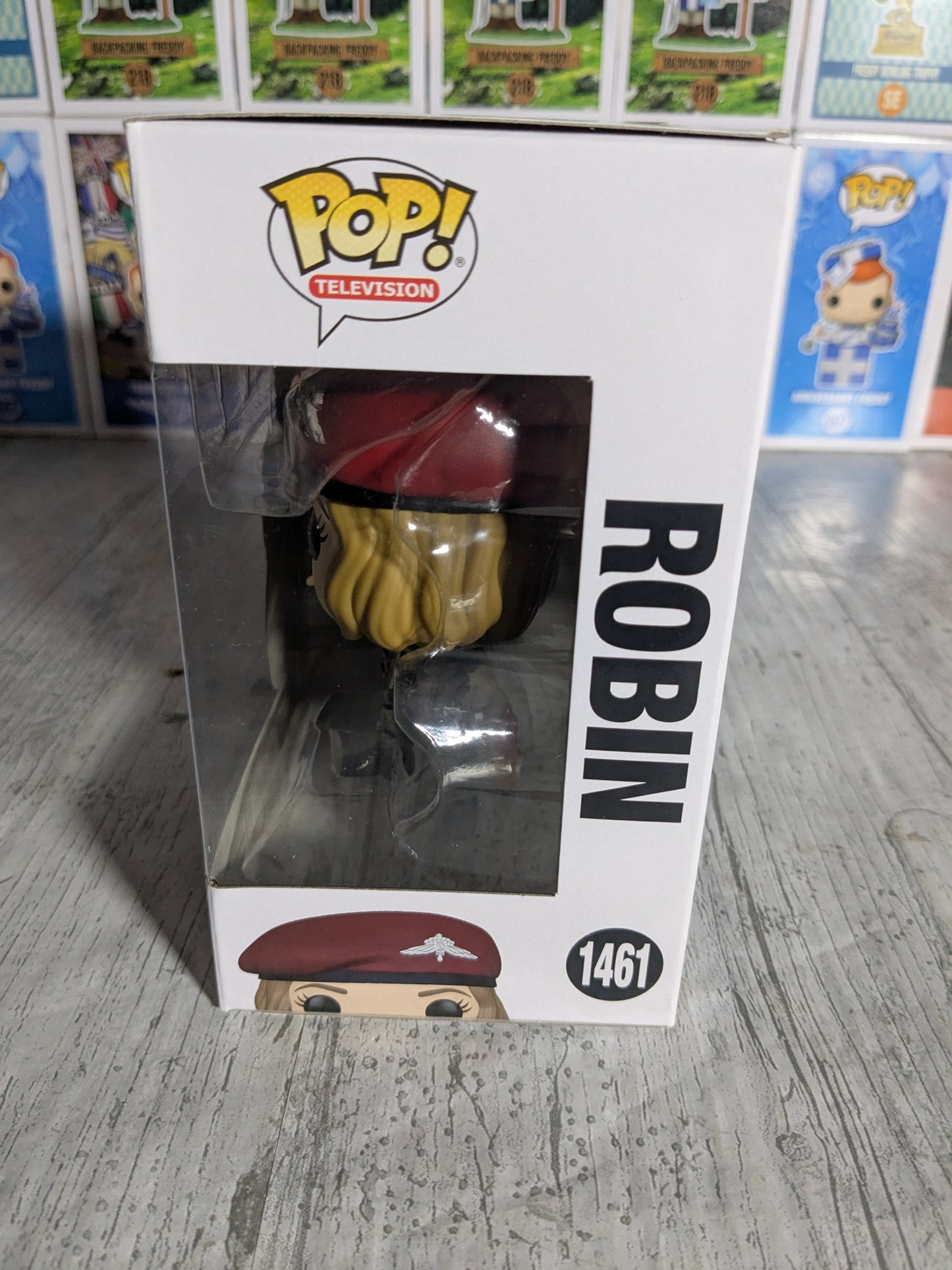 Funko pop 1461 - Robin