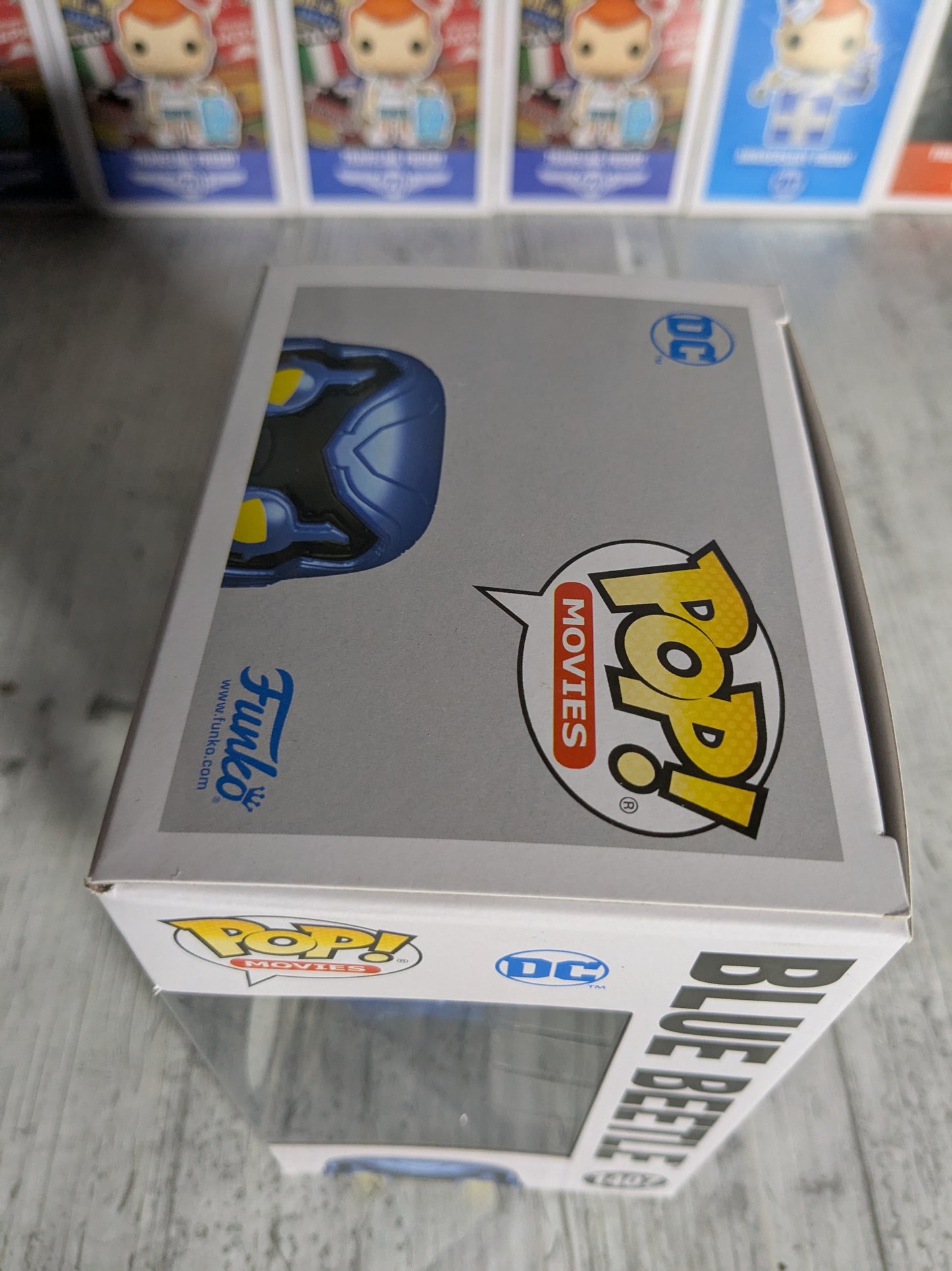 Funko pop 1407 : Blue Beetle (Glow)