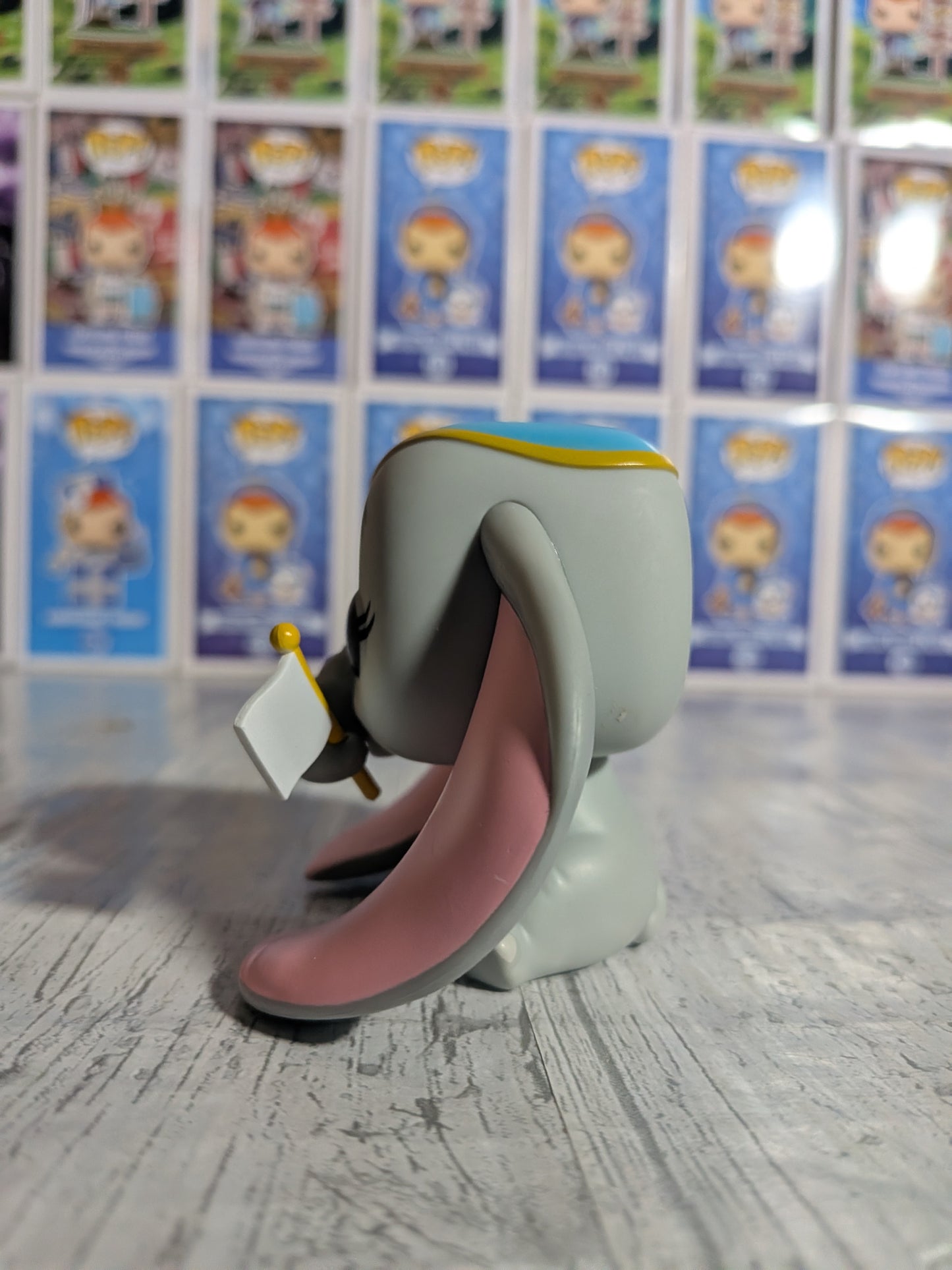 Funko Pop Disney #1535 - Dumbo mit Fahne (Geöffnet/Beschädigte Verpackung)