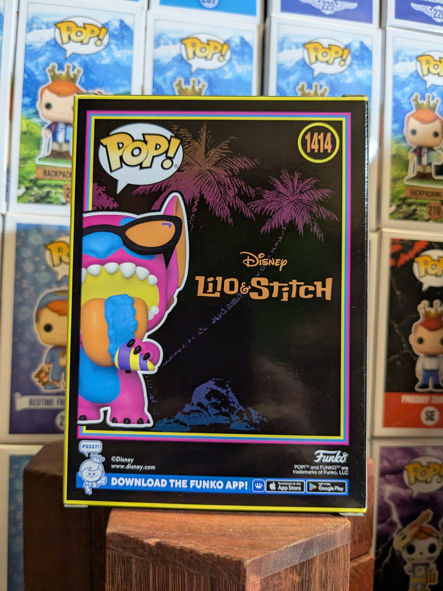 Funko pop 1414 : Summer Stitch (Blacklight)