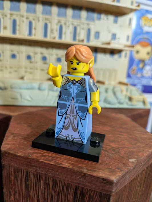 Lego Minifigures : Elf Girl