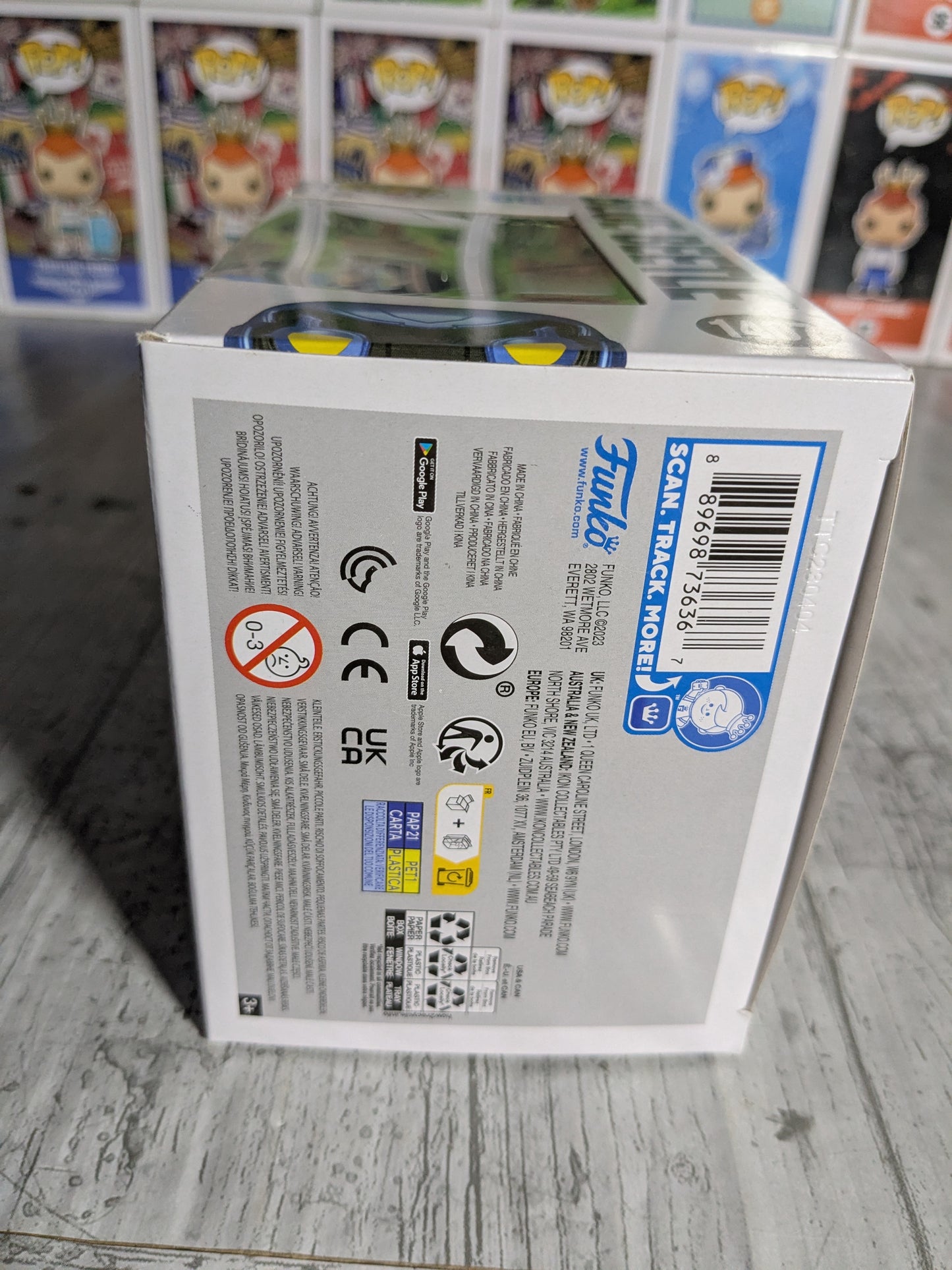 Funko pop 1407 : Blue Beetle (Glow)