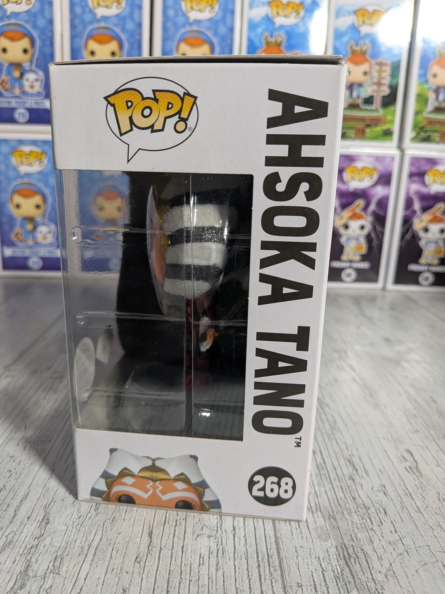 Funko Pop Star Wars #268 – Ahsoka Tano (Diamond/Geöffnet/Beschädigte Verpackung)