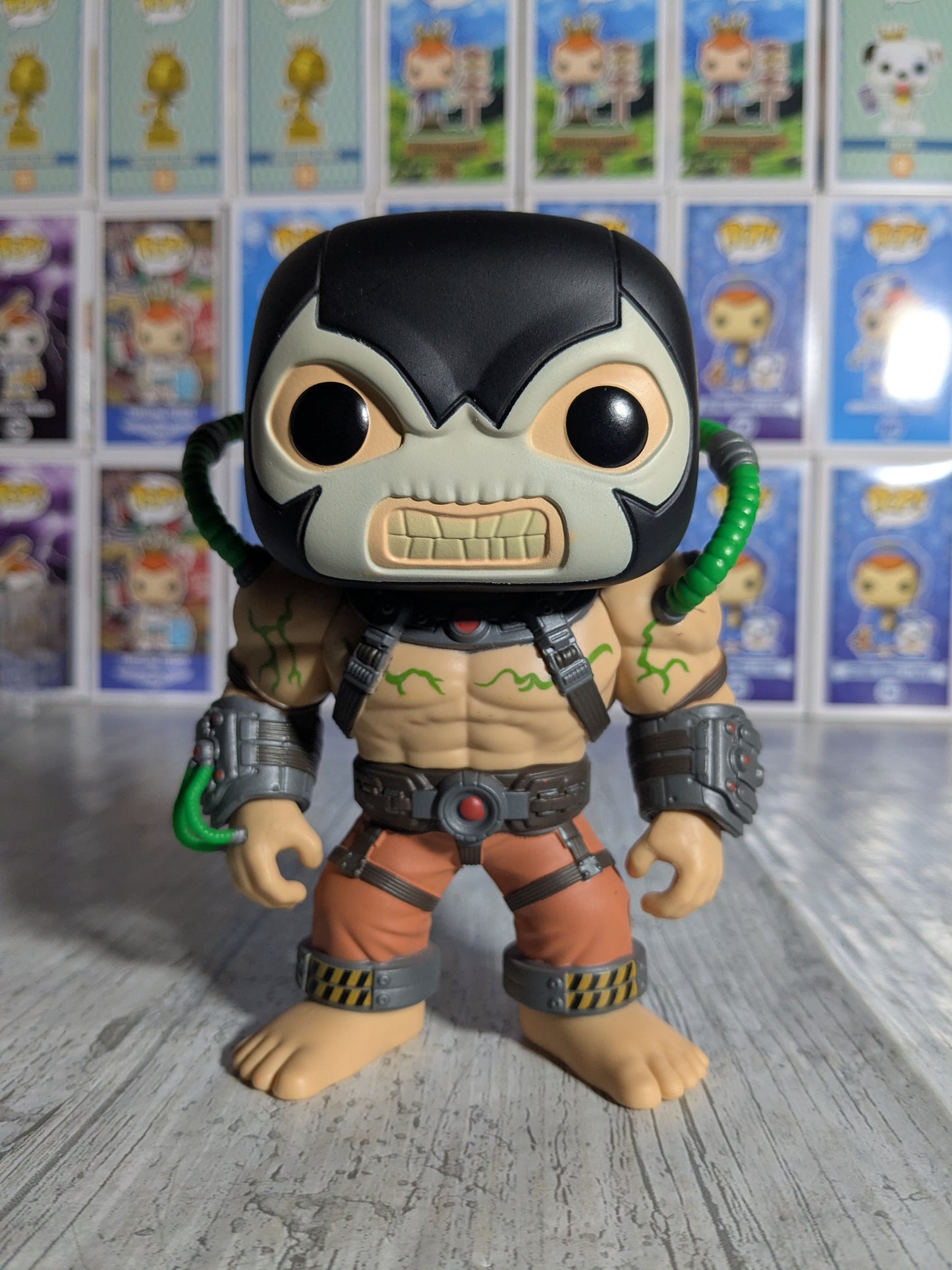 Funko pop Heroes #532 - Bane (GameStop Exclusive/ Glow in The Dark/ Damaged Box/ Damaged Plastic/ Opened)