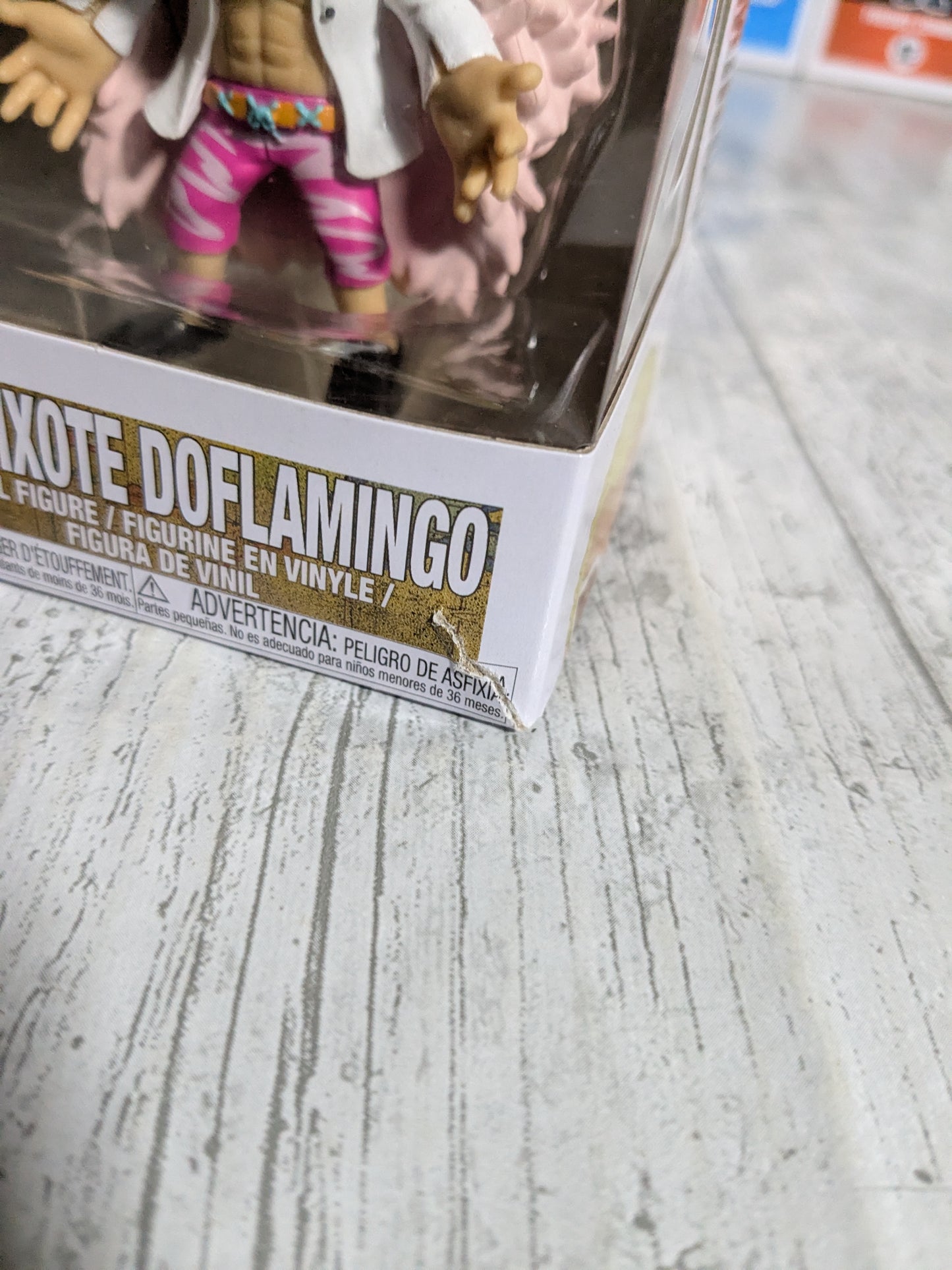 Funko pop 400 : Donquixote Doflamingo (Opened/Damaged Box)