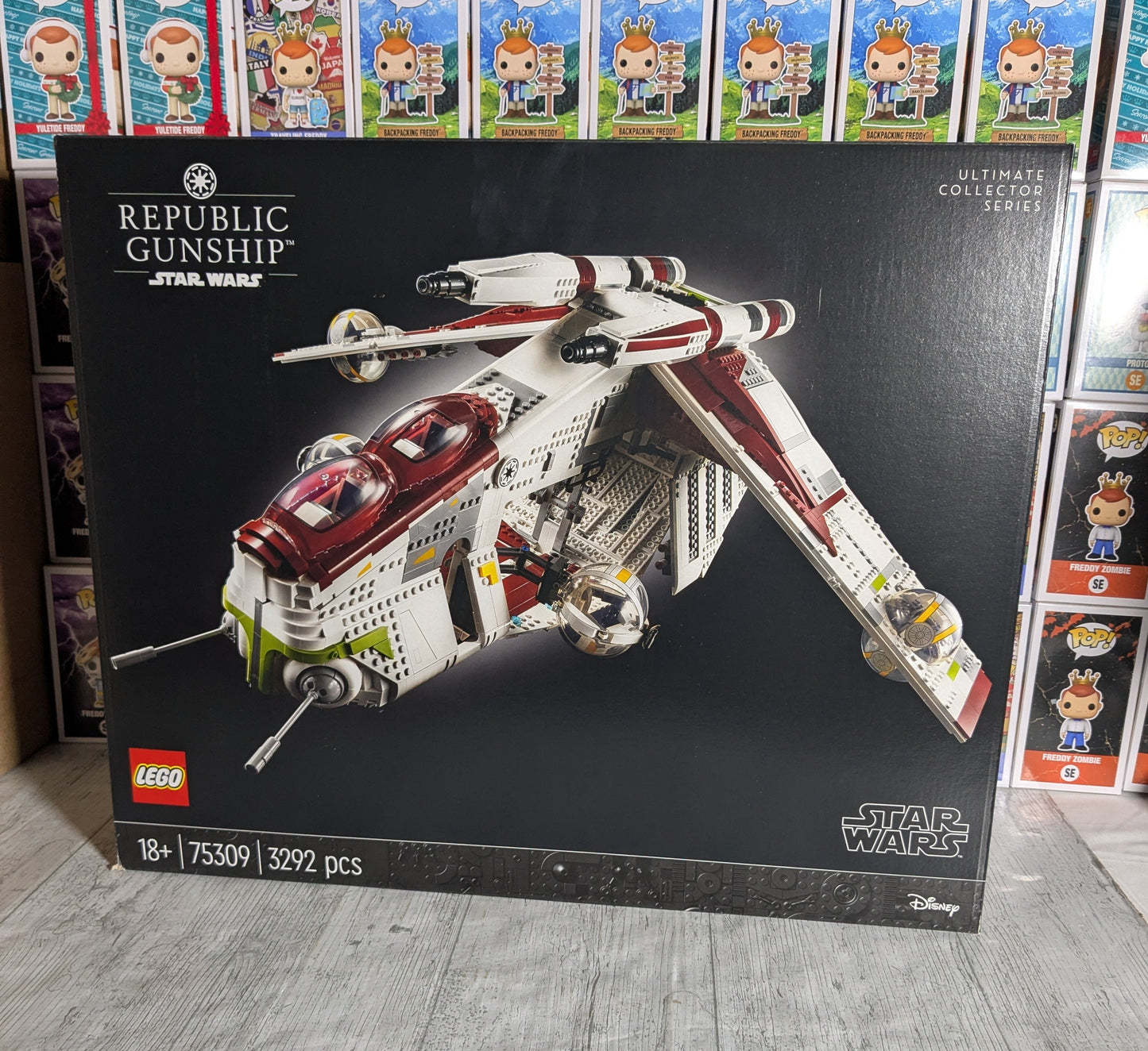 LEGO Star Wars #75309 - Republican Gunship Ultimate Collector Series