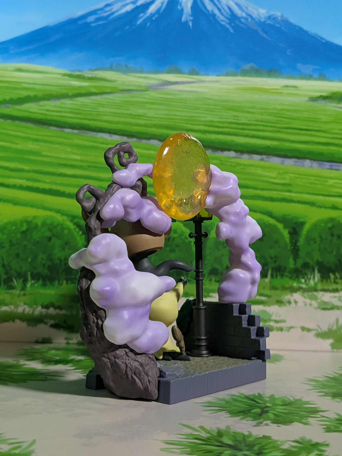 Re-Ment Pokémon Circular Diorama Collection 2 - Mimiqui & Brocélôme | Mimikyu & Phantump (~10cm)