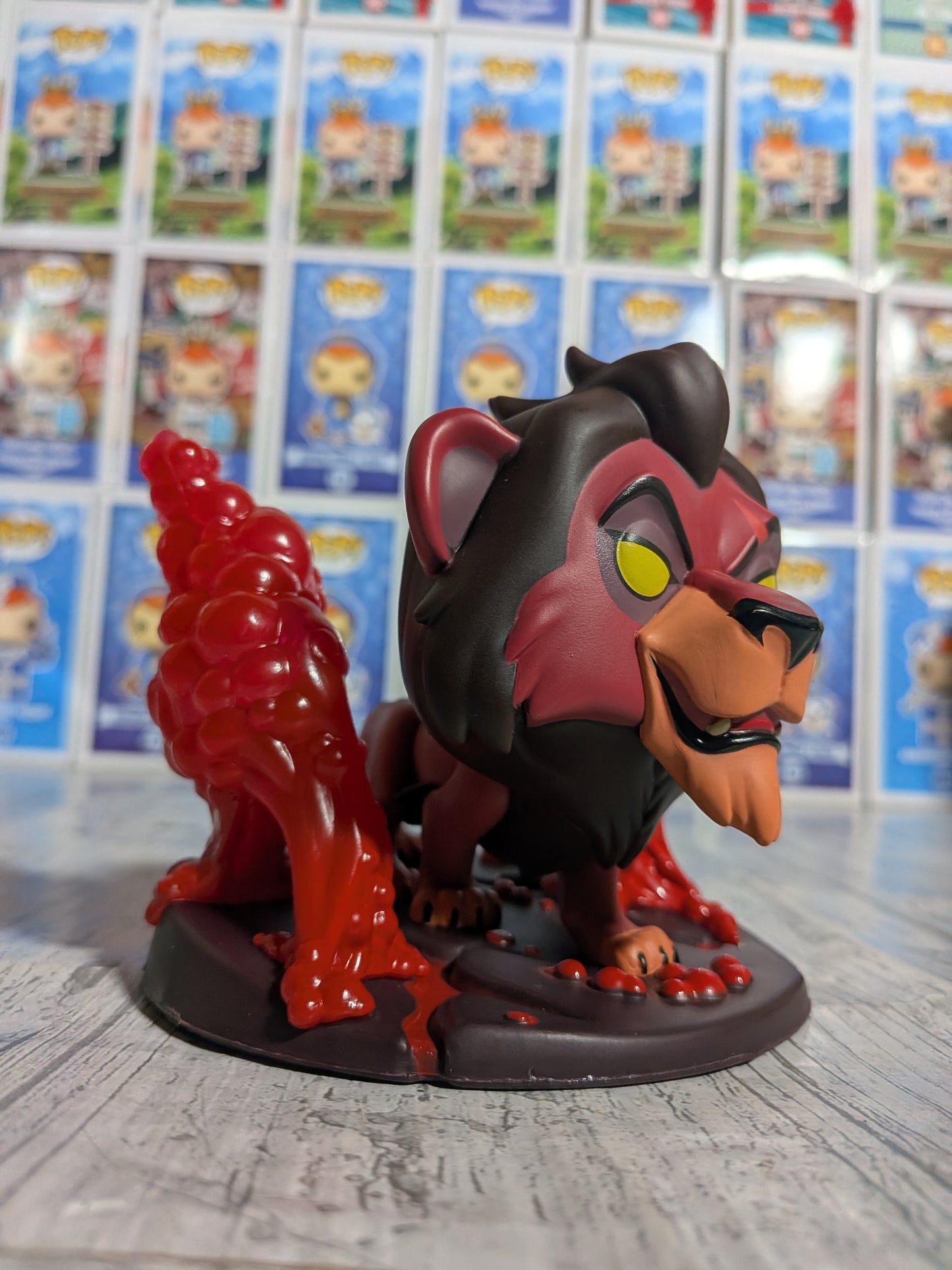 Funko Pop Disney Der König der Löwen #544 - Scar mit Flammen (Chase / Zerstörte Box / Plastik)