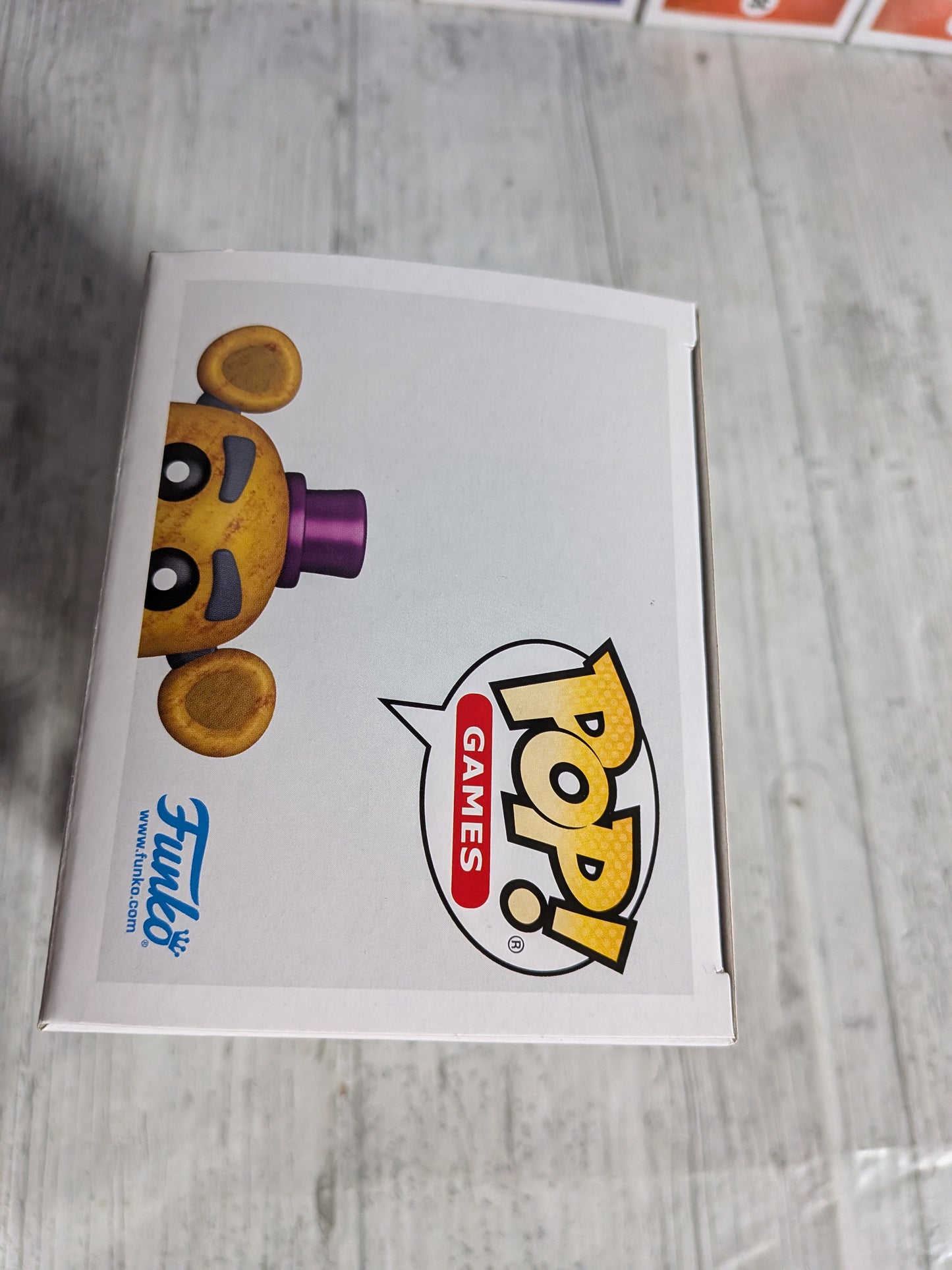 Funko Pop Five Nights at Freddy's #1150 – Fredbear (9500 Stück/Geöffnet/Beschädigter Kunststoff)