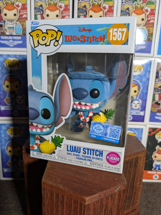 Funko pop 1567 : Luau Stitch (Flocked)