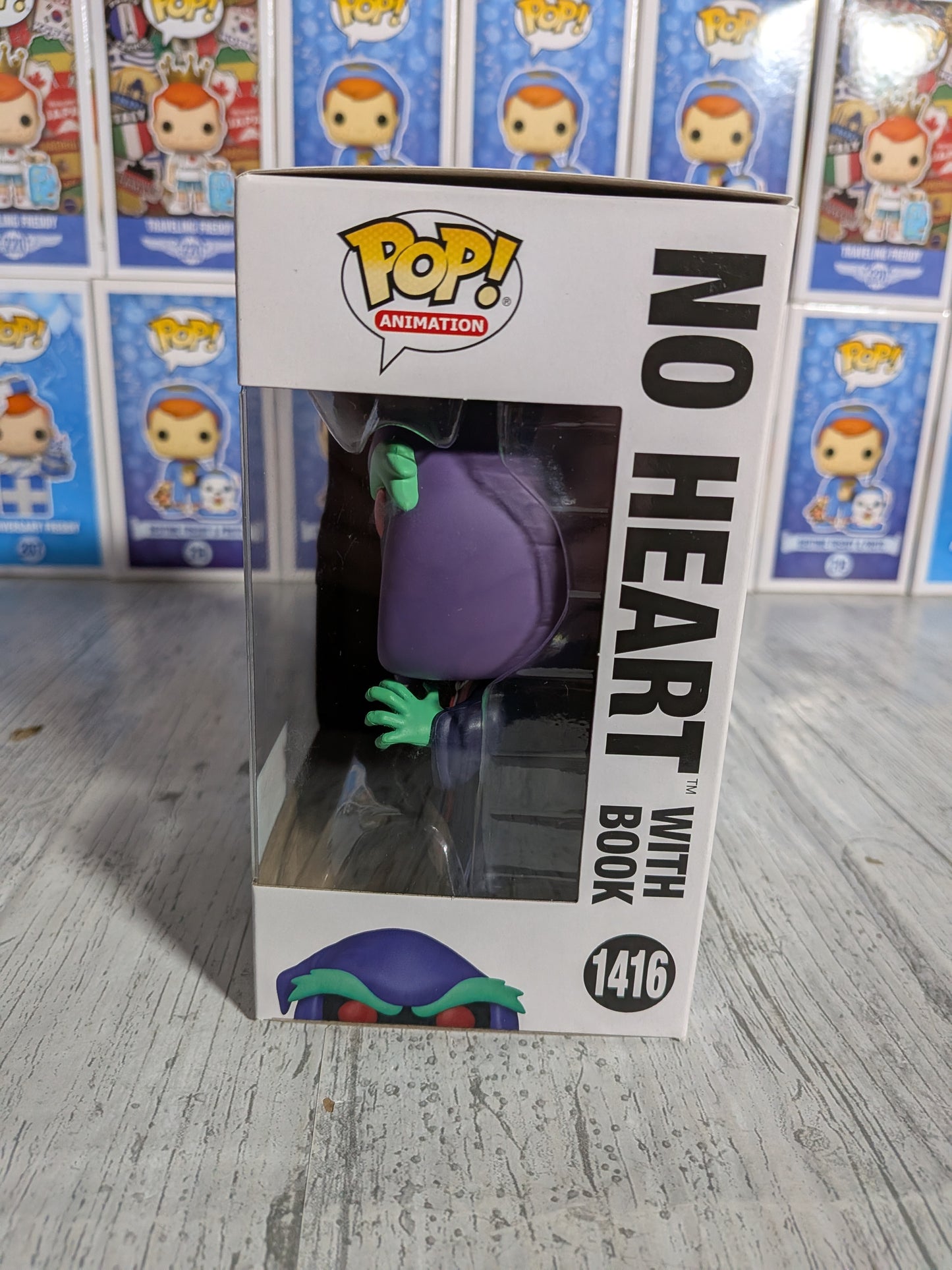 Funko Pop Glücksbärchis #1416 – Herzdämon mit Buch (FC2023)