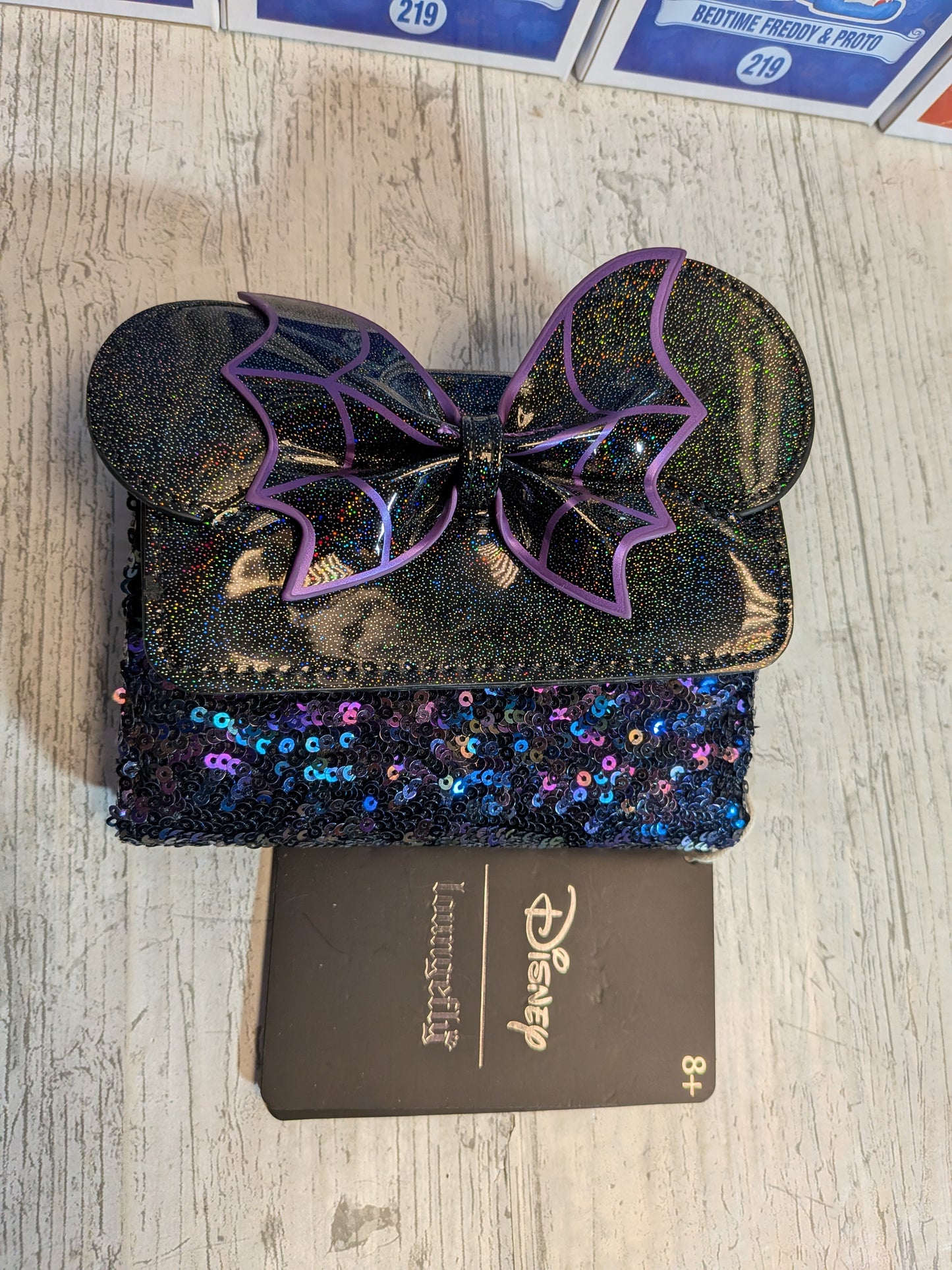 Loungefly Disney - Minnie Mouse Pailletten-Geldbörse in verschiedenen Farben 🦇