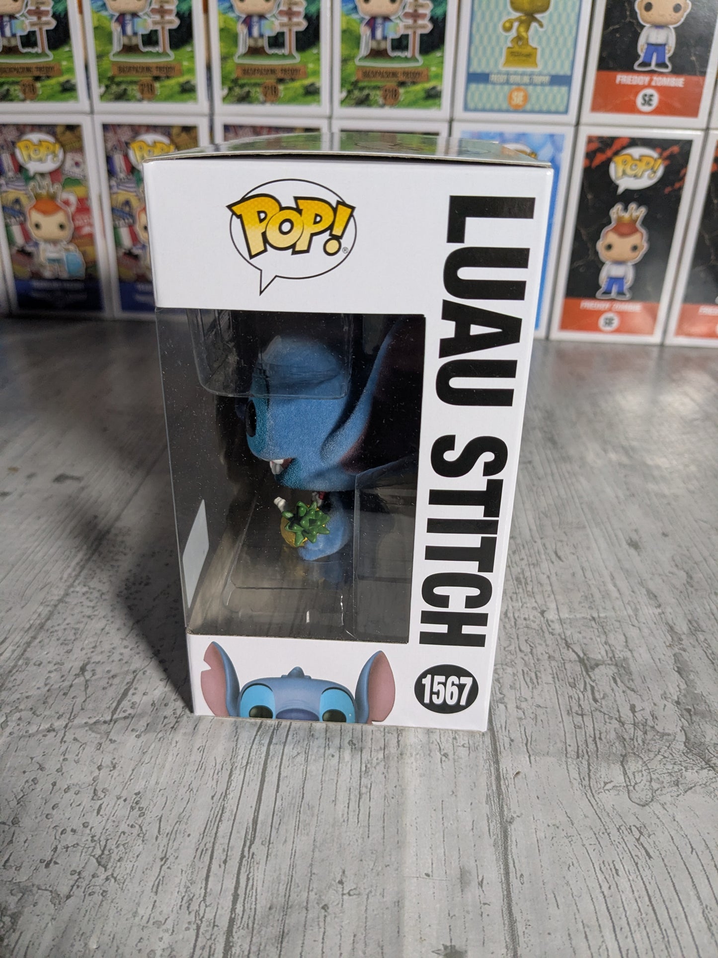 Funko pop 1567 : Luau Stitch (Flocked)