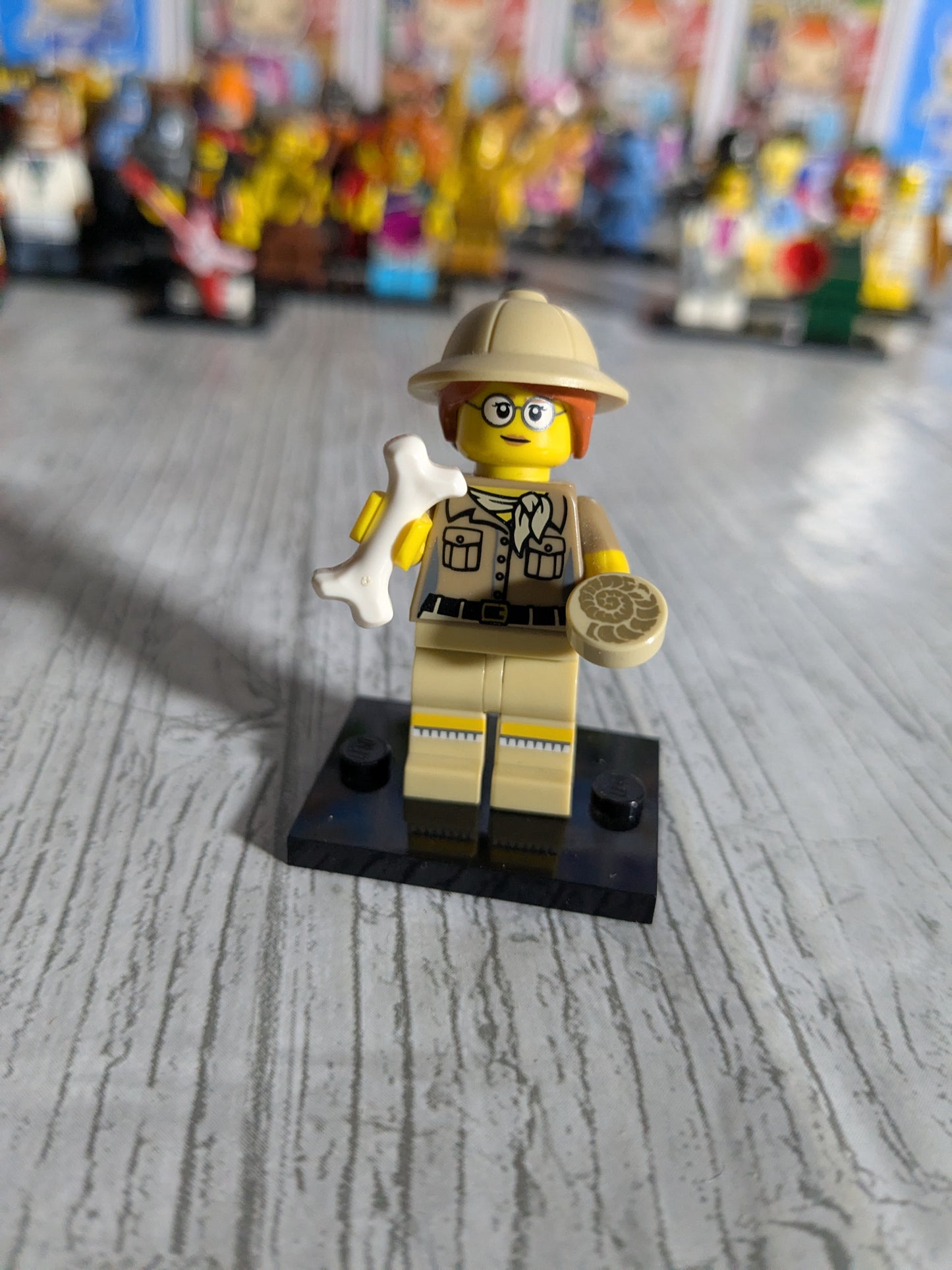 LEGO Minifigures : Dinosaur Tracker