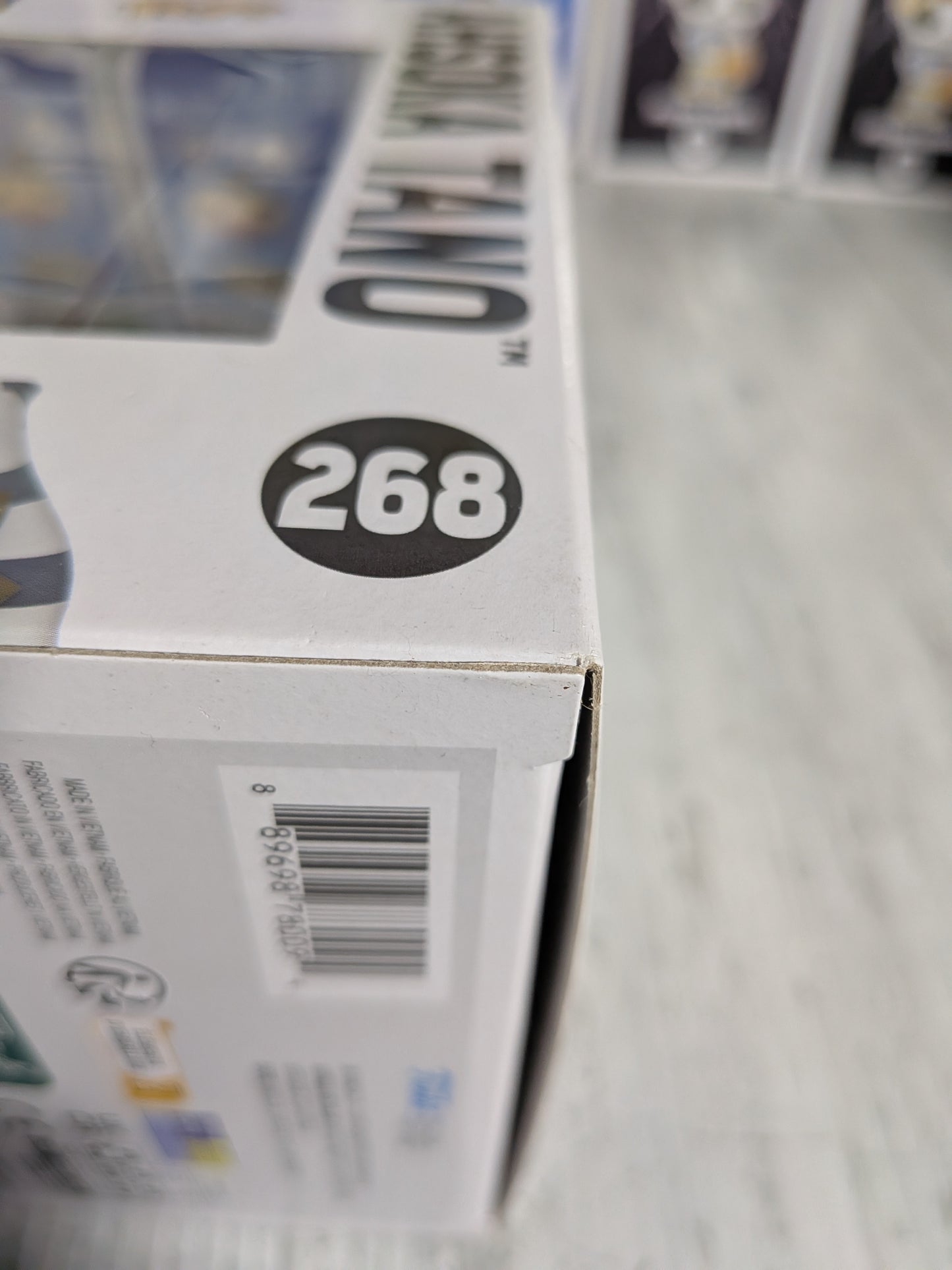 Funko Pop Star Wars #268 – Ahsoka Tano (Diamond/Geöffnet/Beschädigte Verpackung)
