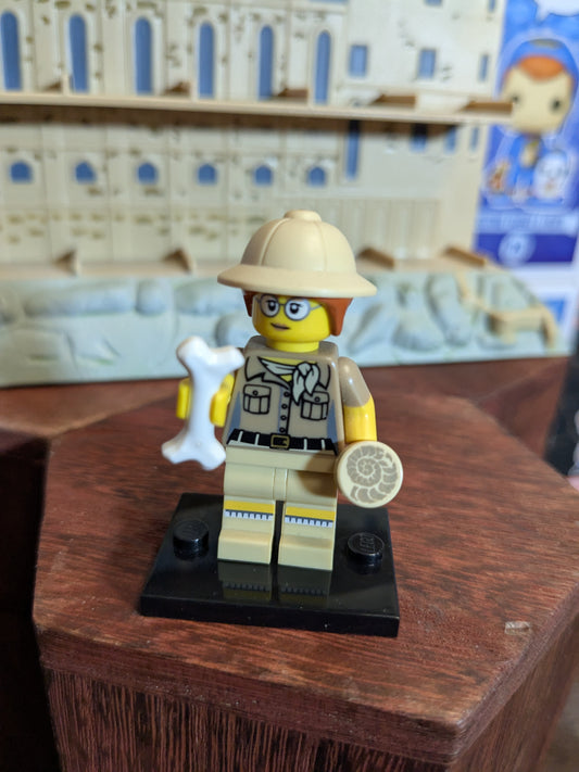Lego Minifigures : Dinosaur Tracker