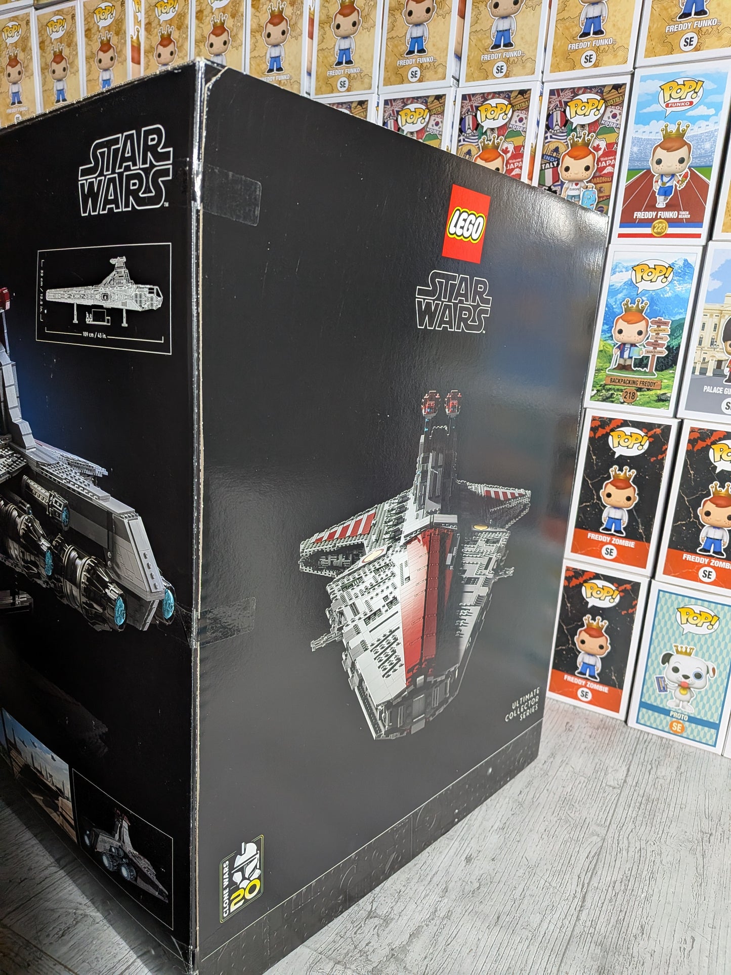 LEGO Star Wars #75367 - Venator-Class Republic Attack Cruiser (Beschädigter Karton)