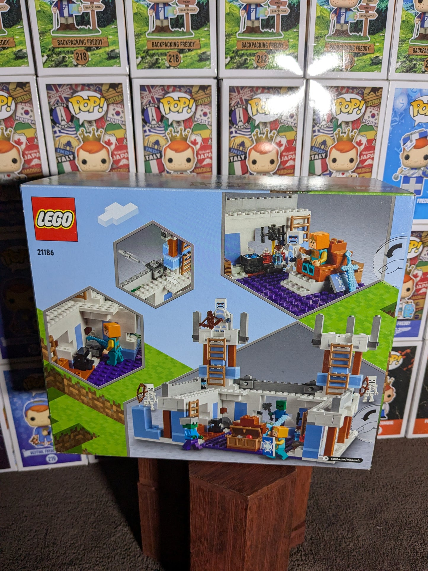 Lego 21186 : The Ice Castle (Damaged box)