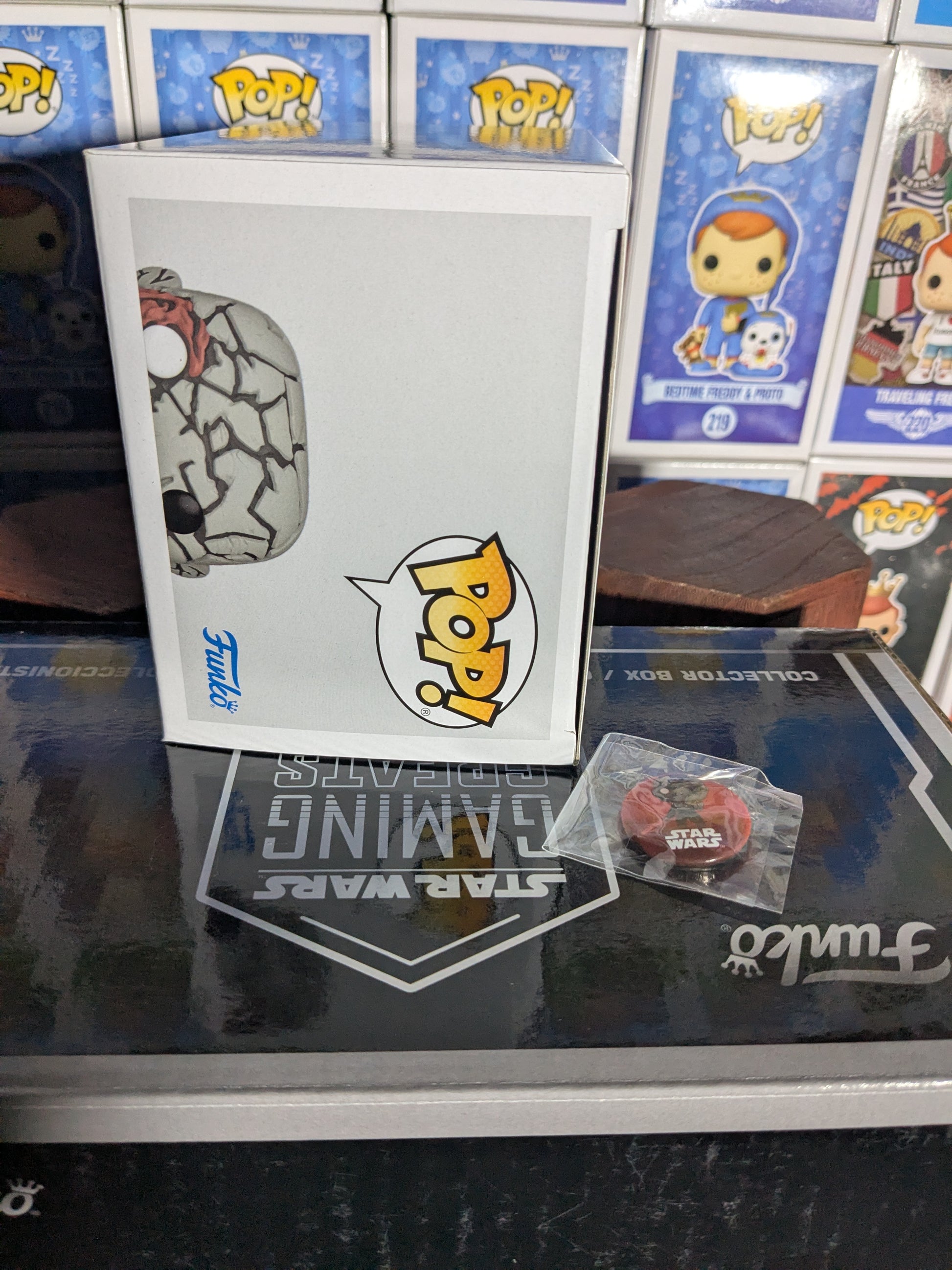 Funko pop : Star Wars Knight of the Old Republic Collector Box (GameStop/Opened Box) - CapyToys