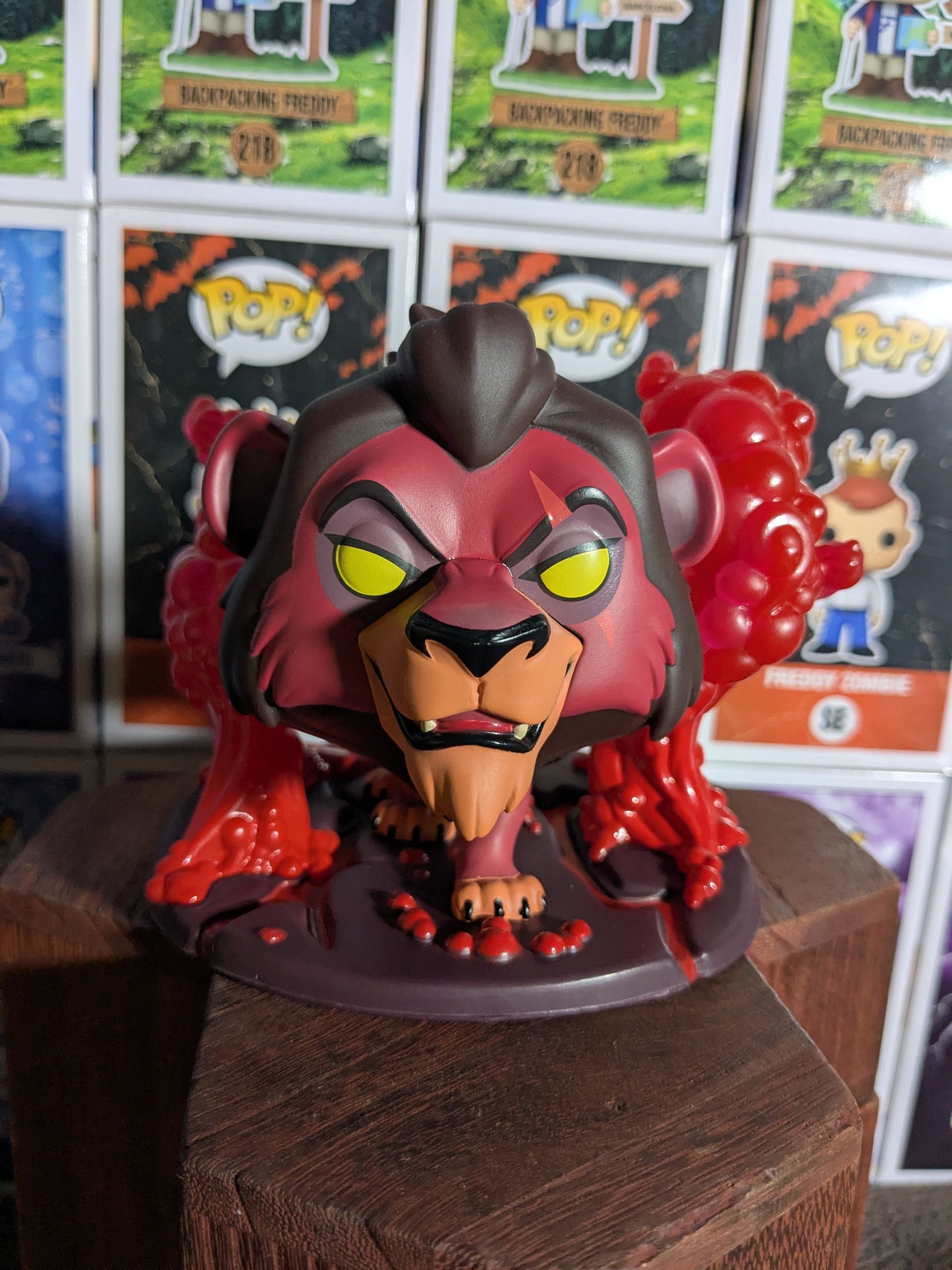 Funko pop 544 : Scar with Flames (Chase / Destroyed Box/ Plastic)