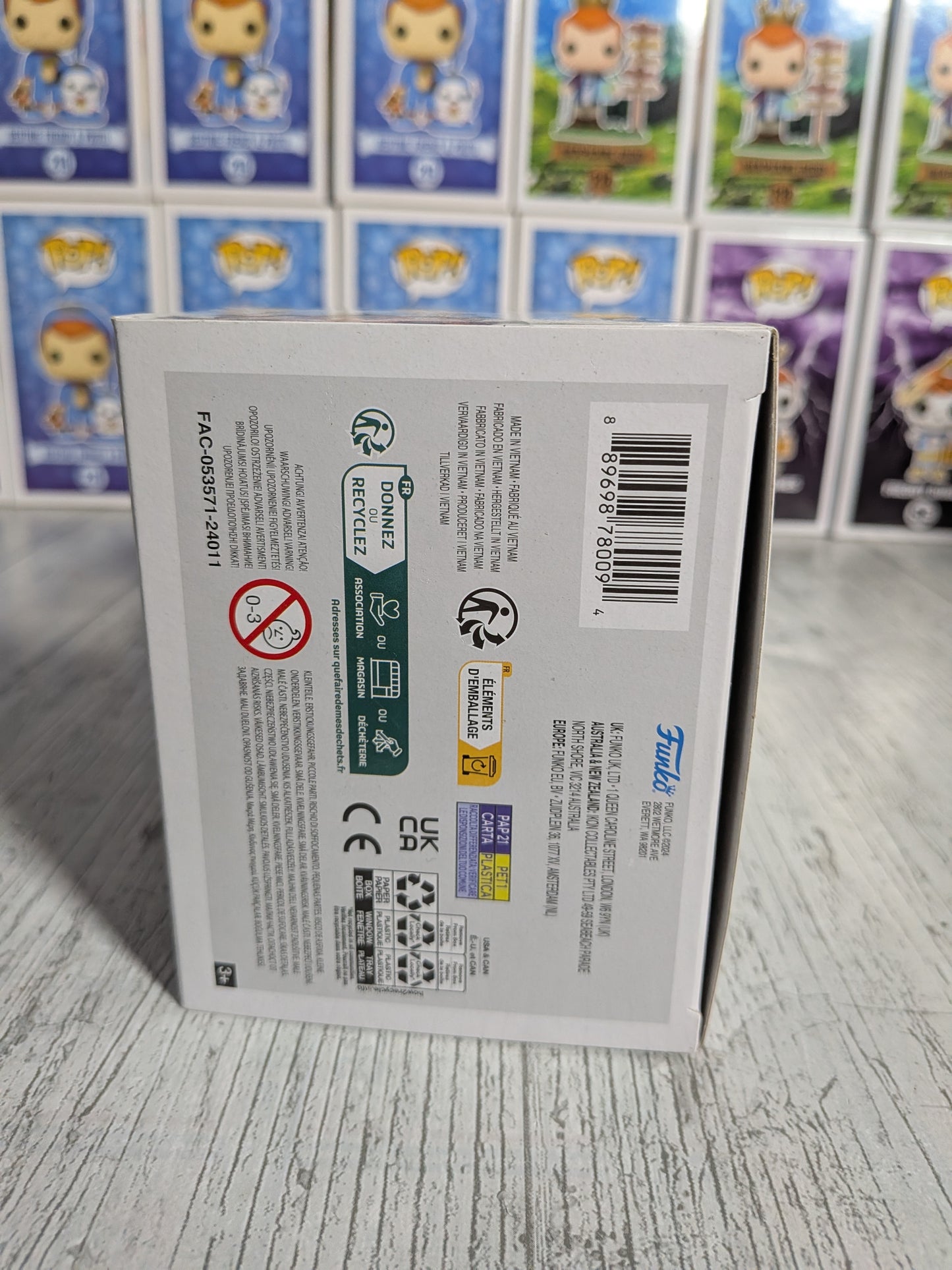 Funko Pop Star Wars #268 – Ahsoka Tano (Diamond/Geöffnet/Beschädigte Verpackung)