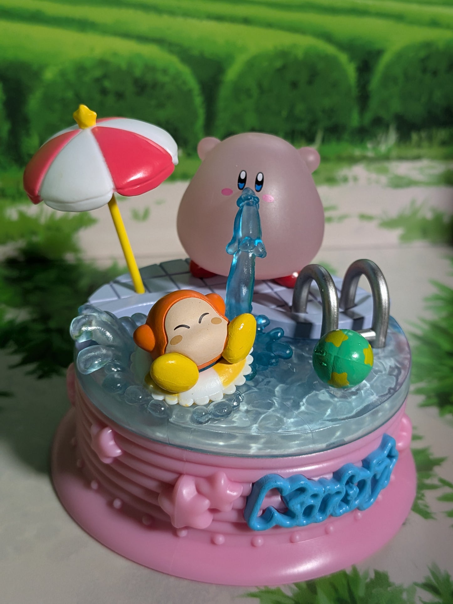 Re-Ment - Kirby in Pop City!! - On s'amuse bien dans l'eau !
