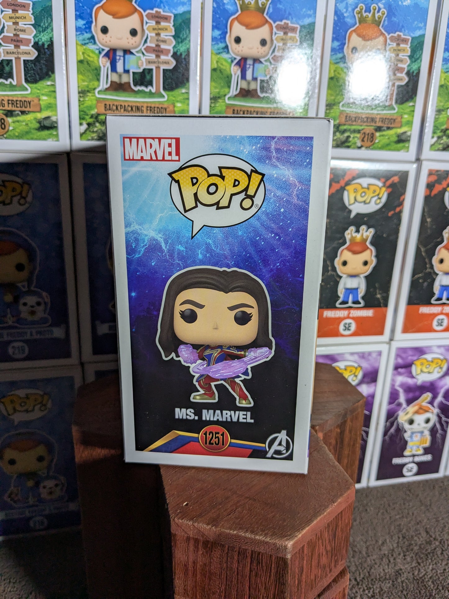 Funko pop 1251: Ms. Marvel (luminosa)
