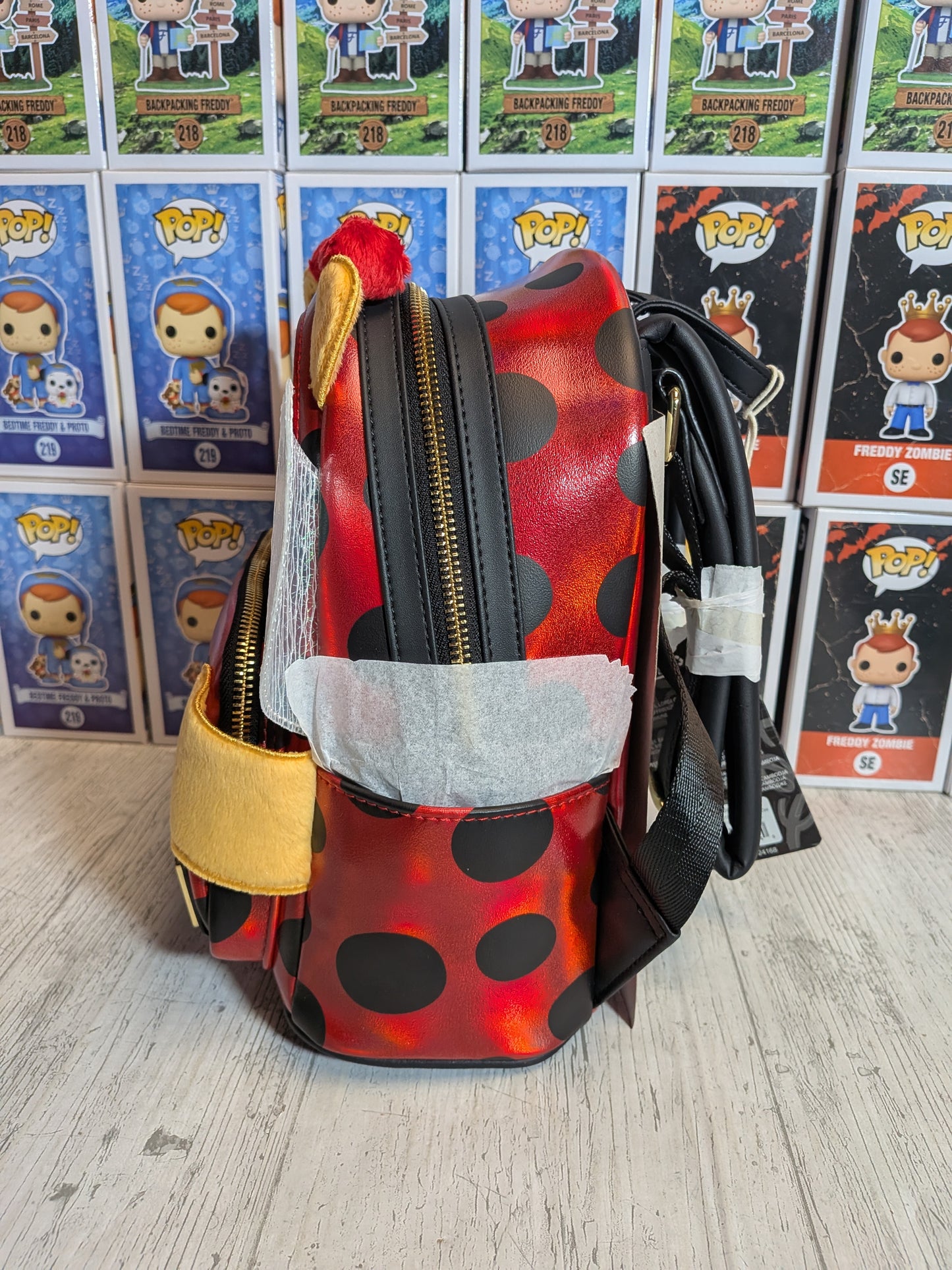 Loungefly Disney - Ladybug Pooh Cosplay Mini-Rucksack 🐞