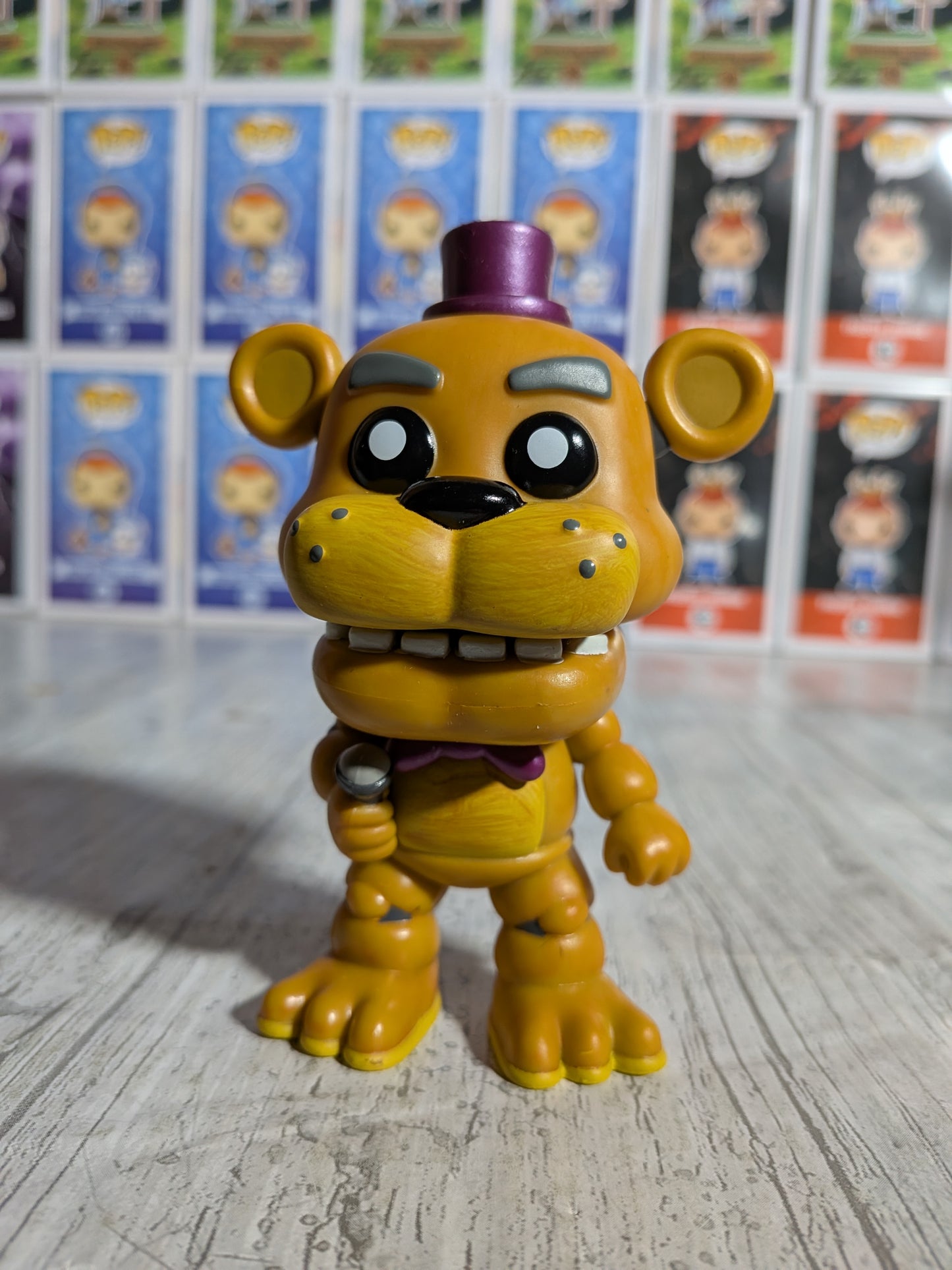 Funko Pop Five Nights at Freddy's #1150 – Fredbear (9500 Stück/Geöffnet/Beschädigter Kunststoff)