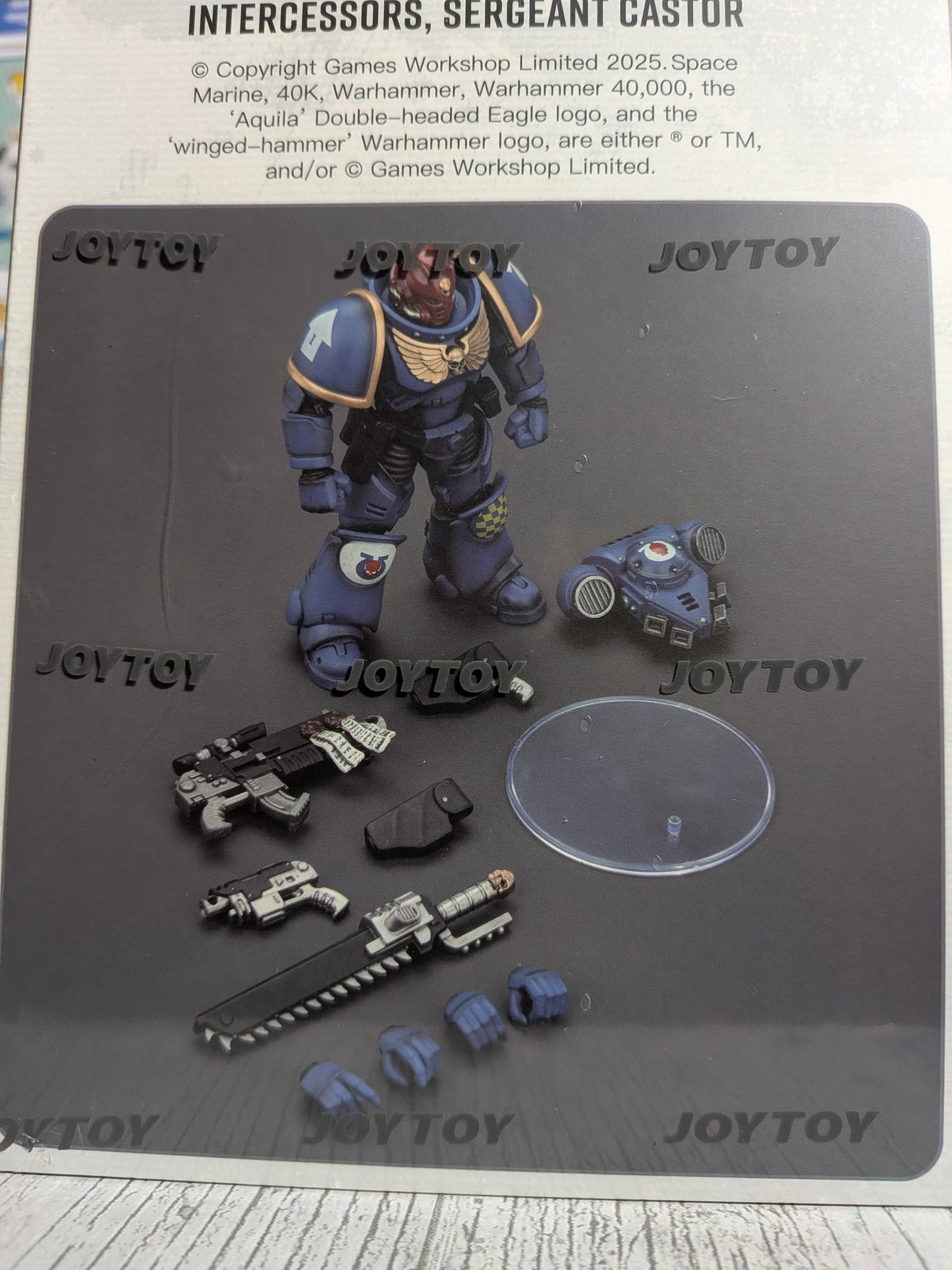 JoyToy Warhammer 40k - Ultramarines Helden des Ordens Bruder Veteran Sergeant Castor (12cm)
