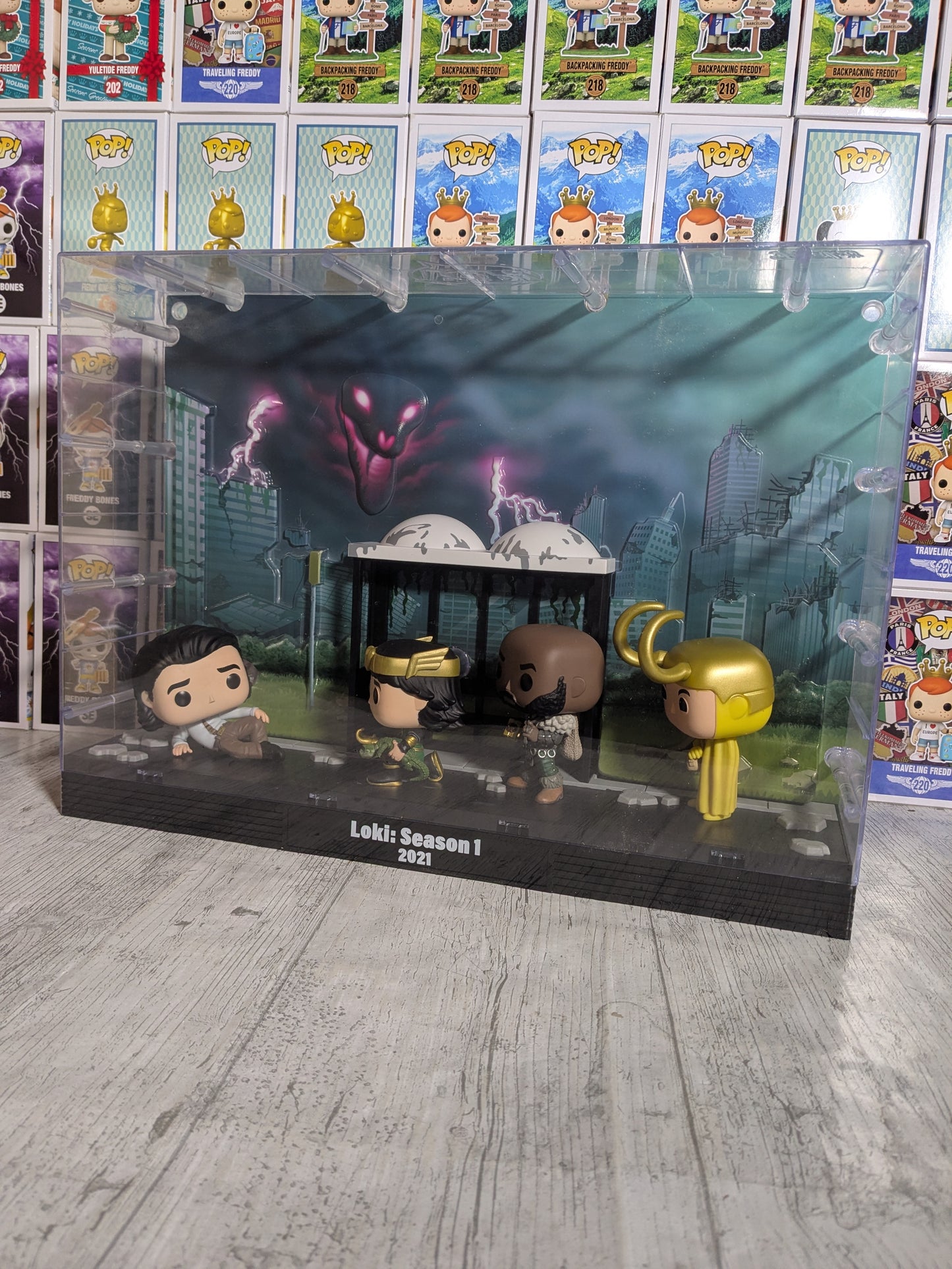 Funko pop Deluxe Marvel Studios Loki #06 - The Void (Damaged Box)