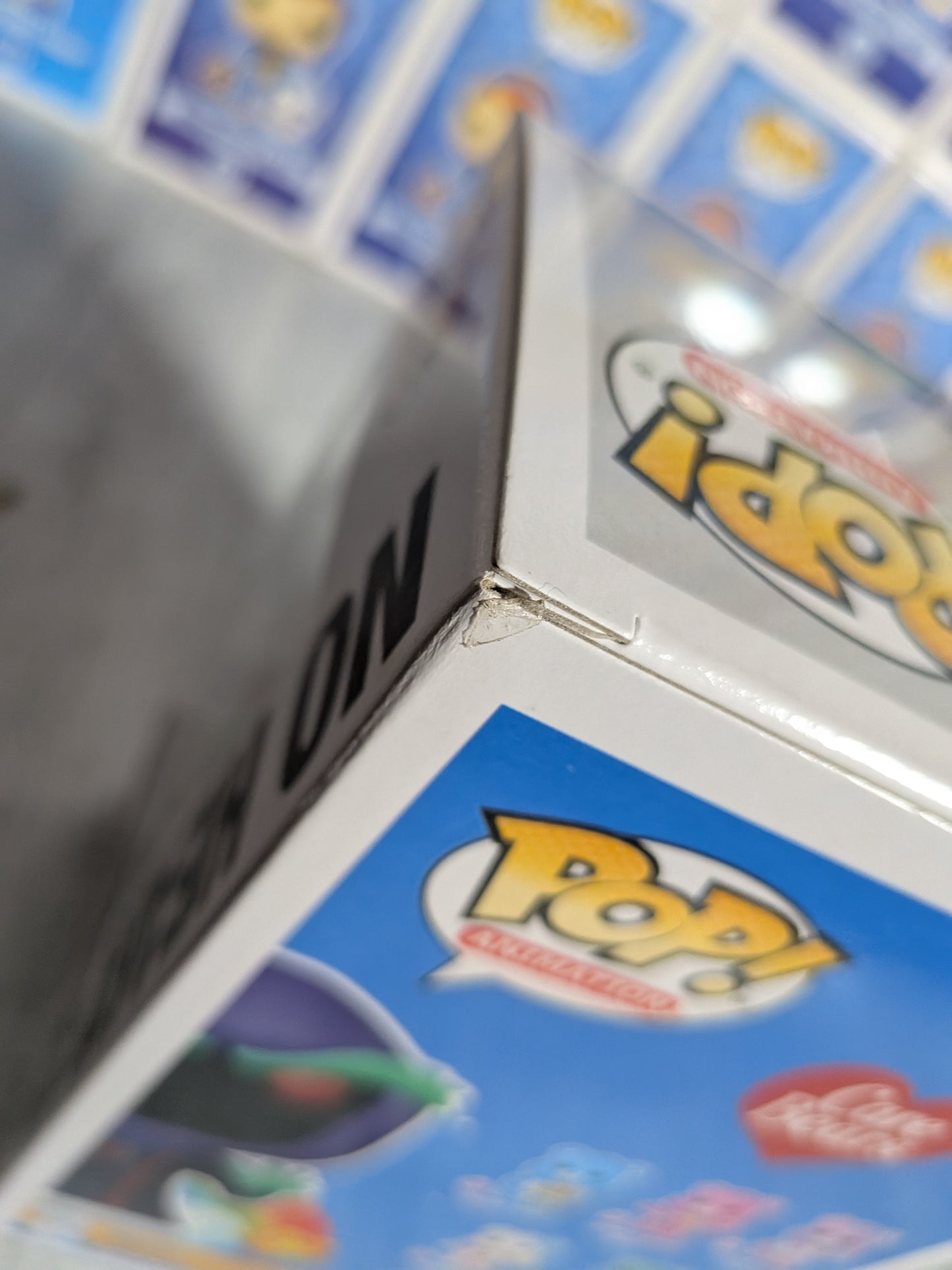 Funko Pop Glücksbärchis #1416 – Herzdämon mit Buch (FC2023)