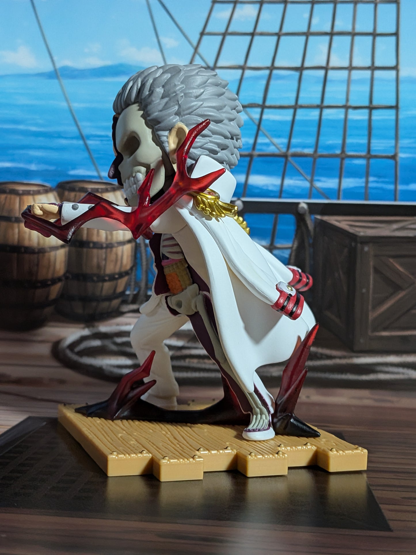 Mighty Jaxx - One Piece Freeny's Hidden Dissectibles Marines Edition - Monkey D. Garp (~10cm)