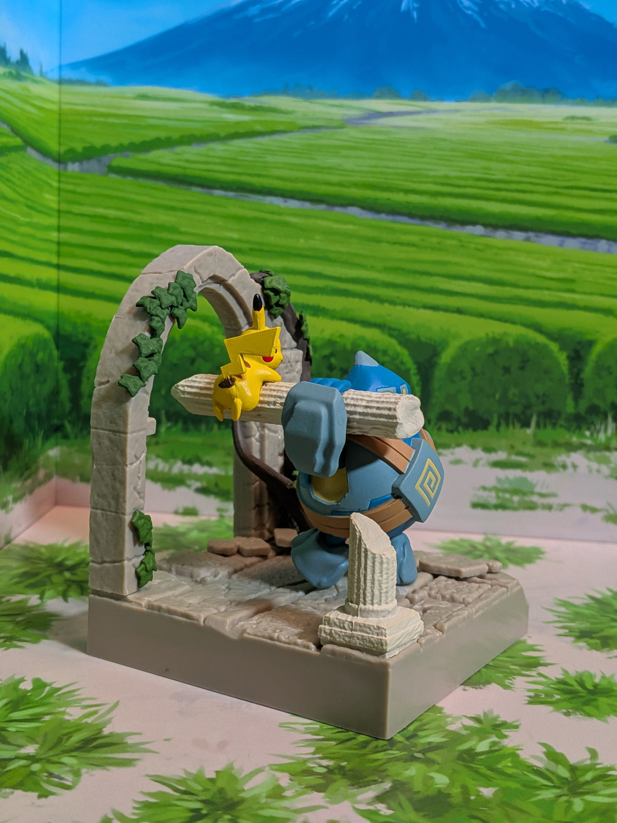 Re-Ment Pokémon: Diorama Collection - Ancient Castle Ruins - Pikachu & Gringolem | Pikachu & Golett (~10cm)