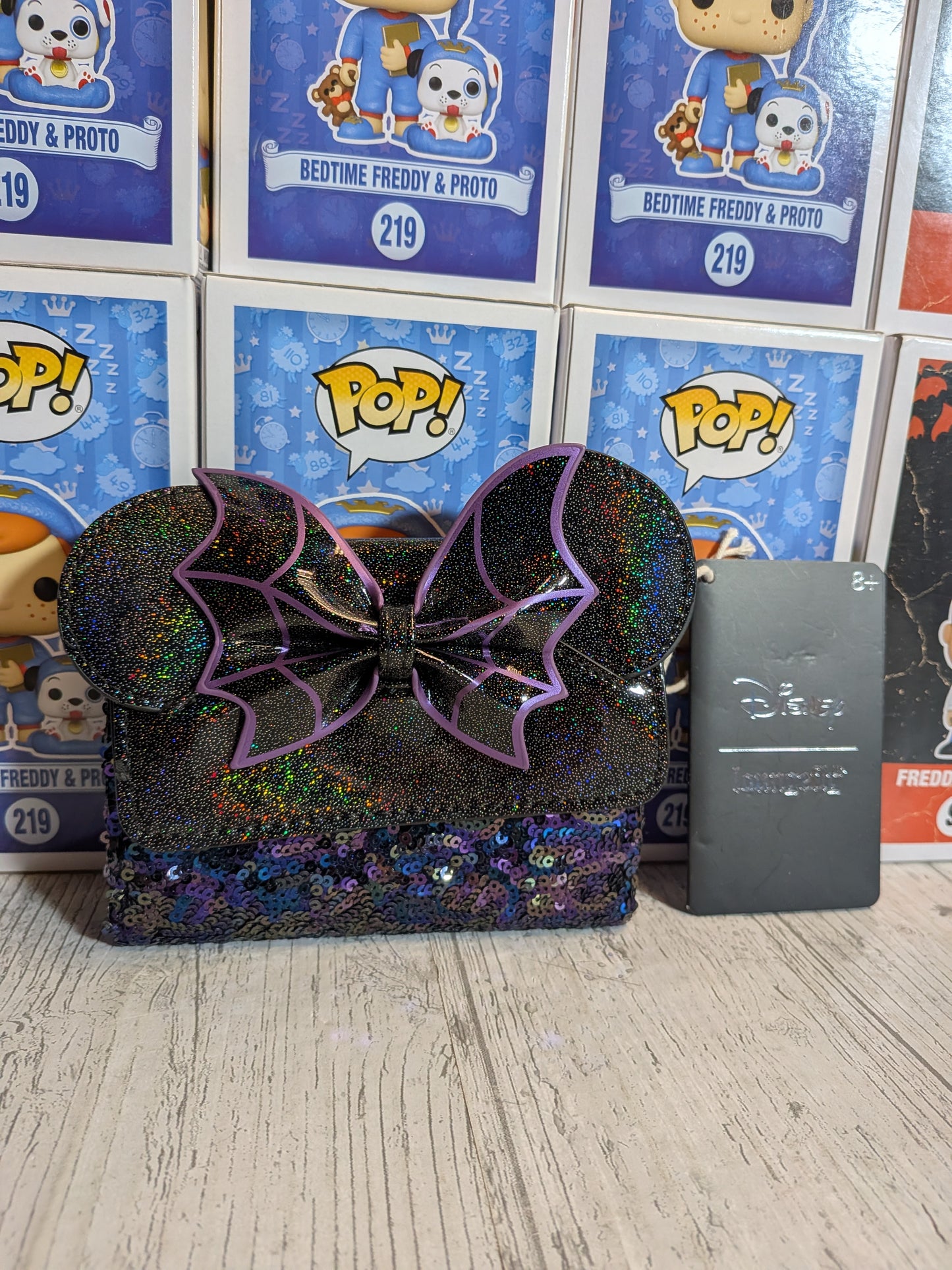 Loungefly Disney - Minnie Mouse Pailletten-Geldbörse in verschiedenen Farben 🦇