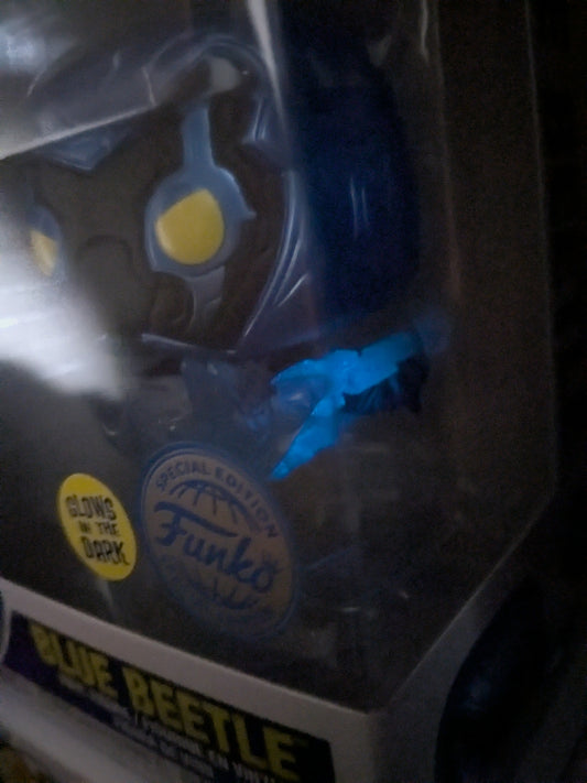 Funko pop 1407 : Blue Beetle (Glow)