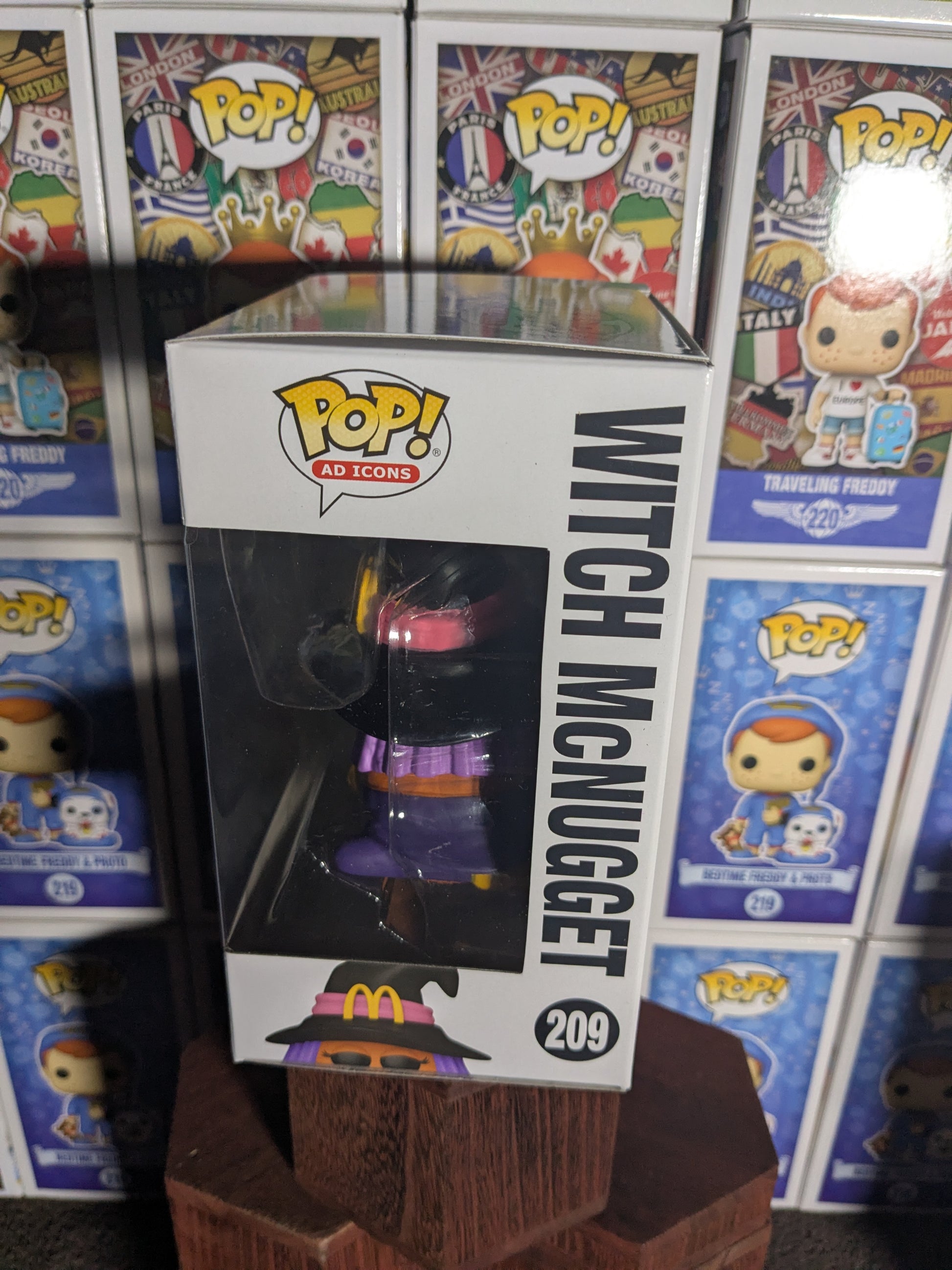 Funko pop 209 : Witch McNugget 🍟 - CapyToys