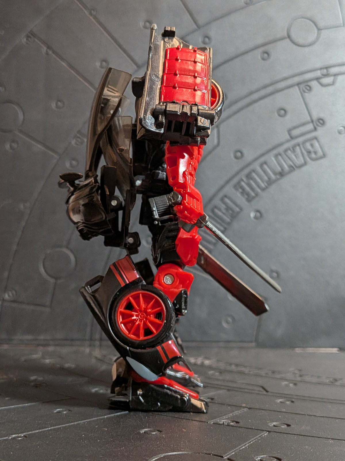 Transformers Premier Edition - Deluxe Class : Autobot Drift (The Last Knight)