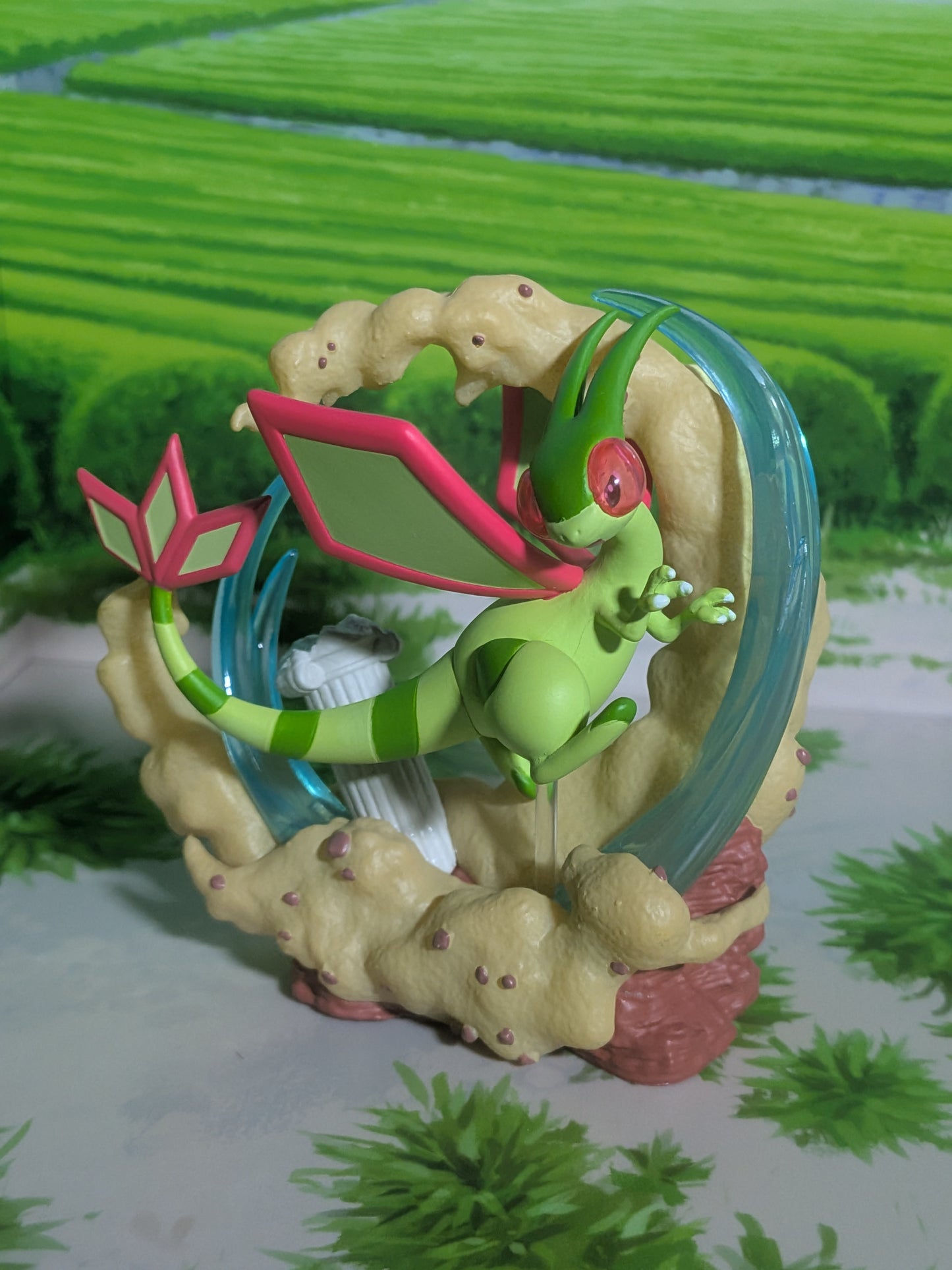 Re-Ment Pokémon Circular Diorama Collection 2 - Libégon | Flygon (~10cm)