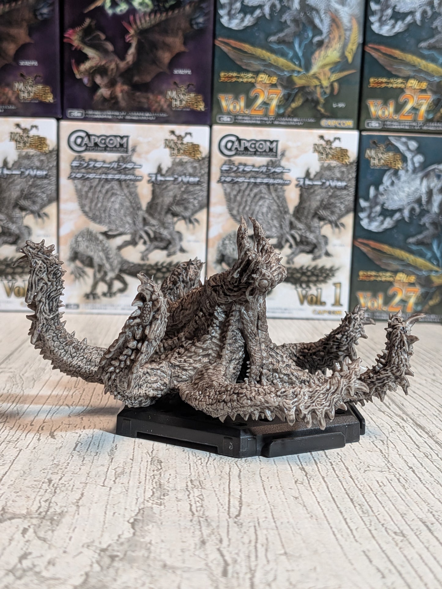 Capcom Figure Builder - CFB Vol. 29 - Monster Hunter Wilds - Nu Udra (Stone Version) - (~12cm)