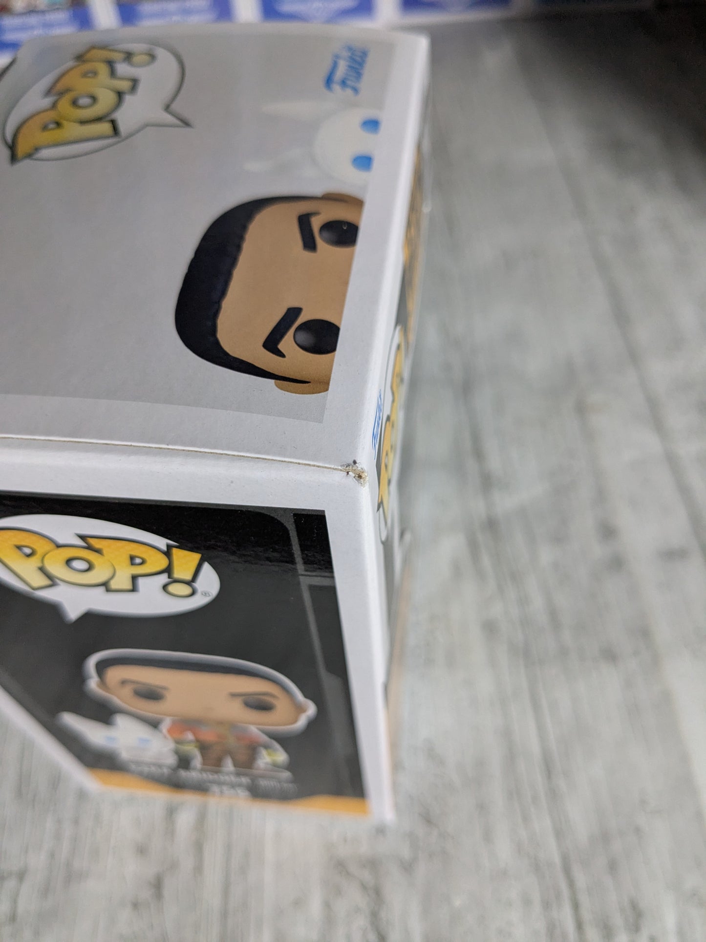 Funko pop 756 : Ezra Bridger with Loth-Cat (AE)