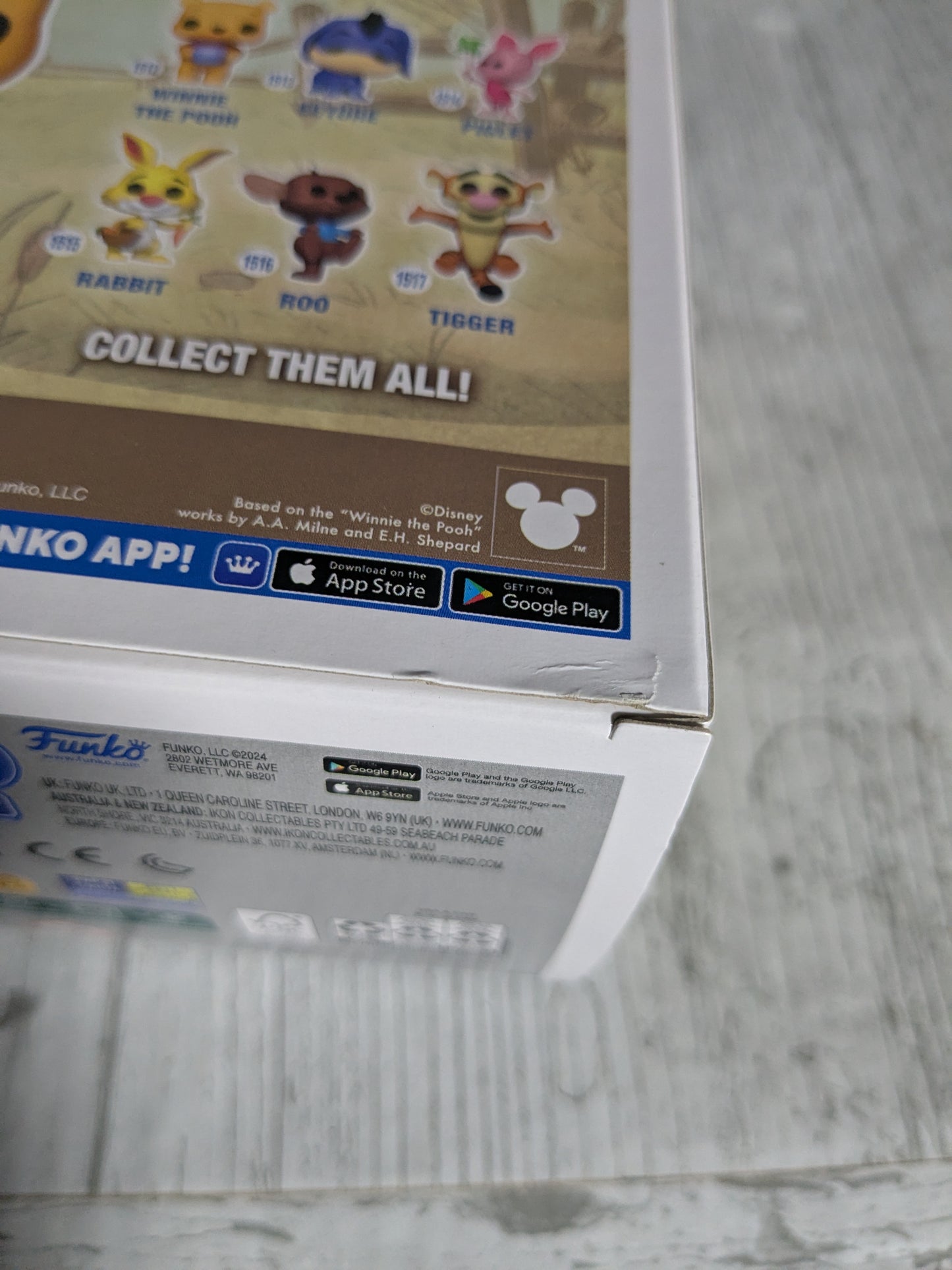 Funko pop 1512 : Winnie the Pooh (Flocked / Damaged Box)