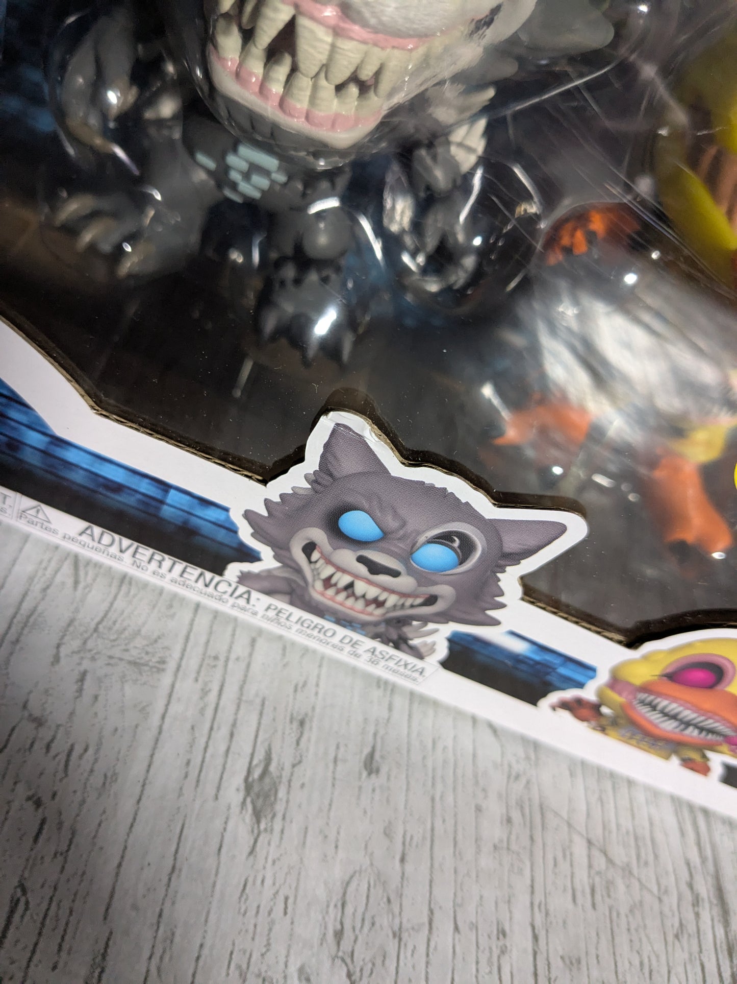 Funko pop : Twisted Freddy / Twisted Bonnie / Twisted Wolf / Twisted Chica (glow)