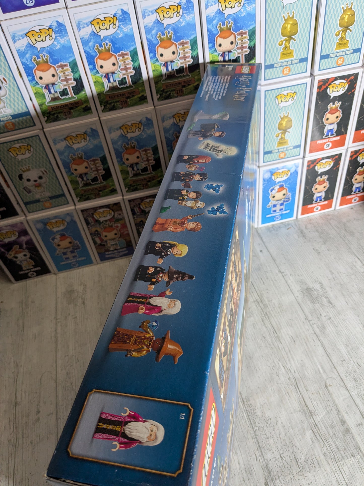 LEGO 76389 : Hogwarts Chamber of Secrets (Damaged box)